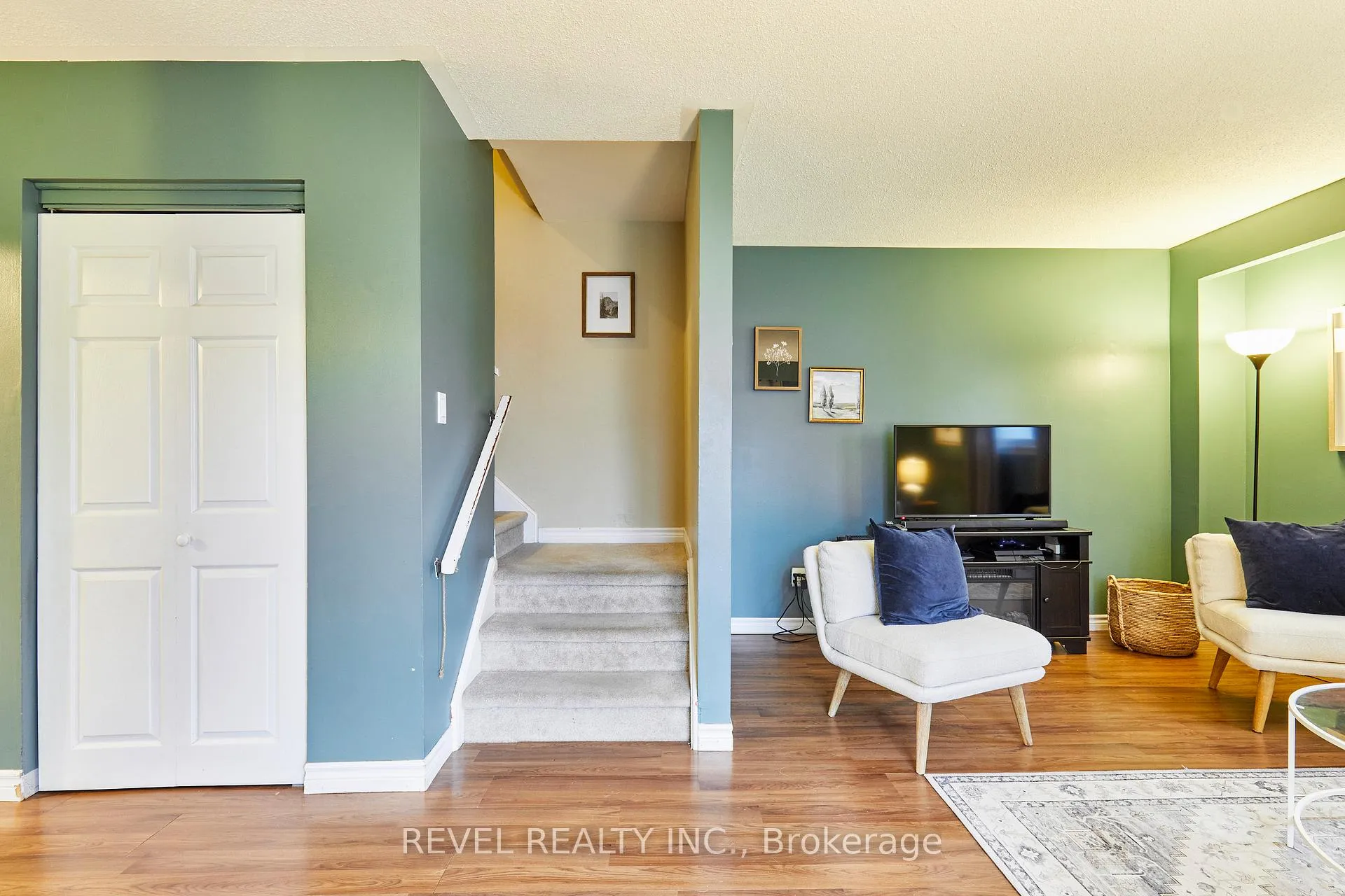 Photo 6 of 689 Gibb Street, Oshawa, Vanier — HOMEH