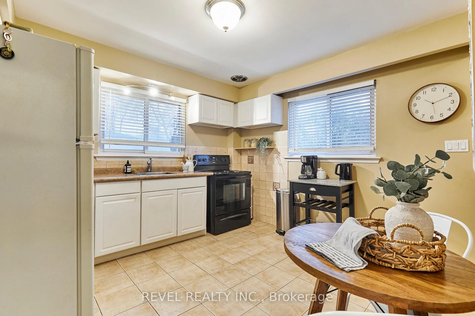 Photo 8 of 689 Gibb Street, Oshawa, Vanier — HOMEH