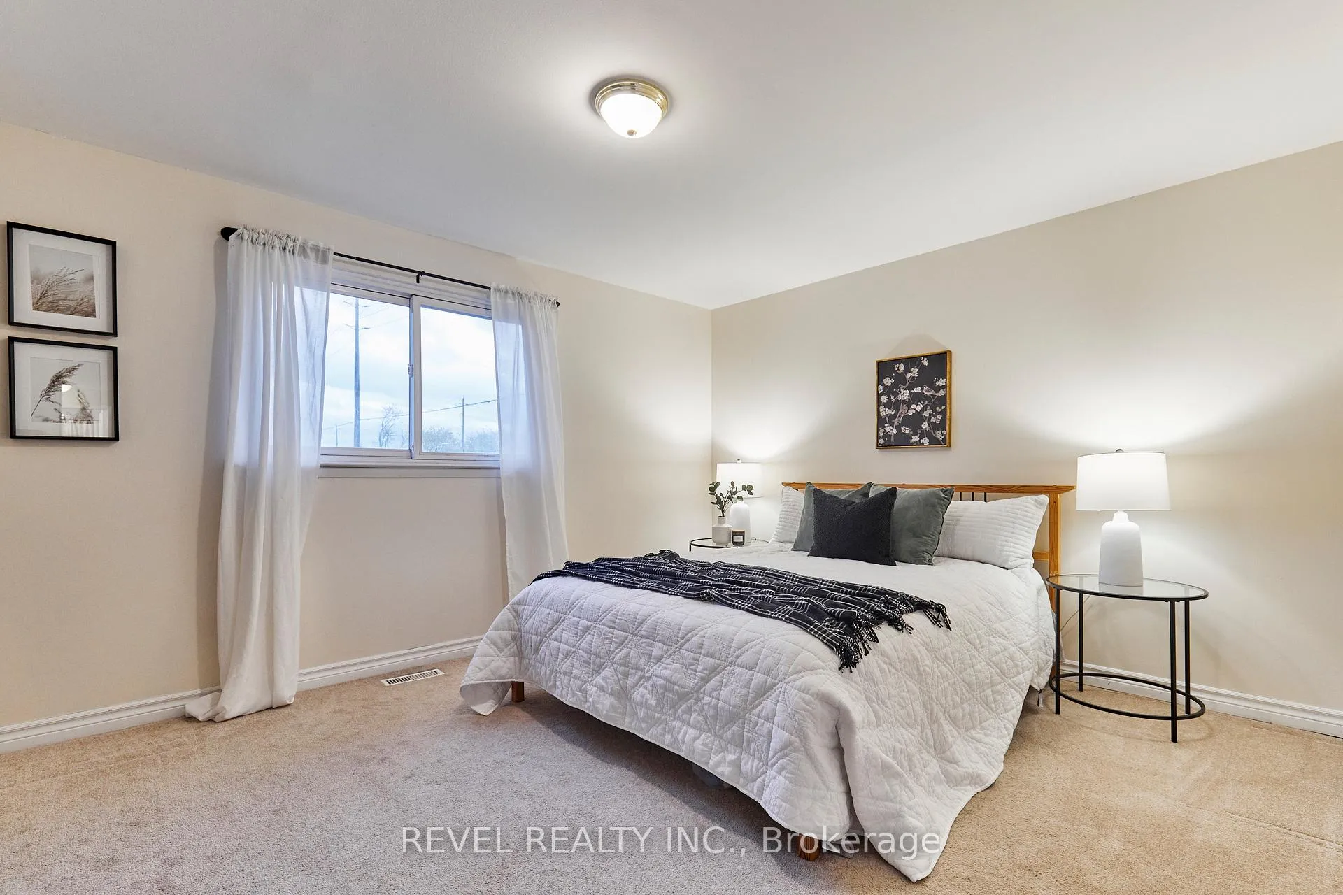 Photo 13 of 689 Gibb Street, Oshawa, Vanier — HOMEH