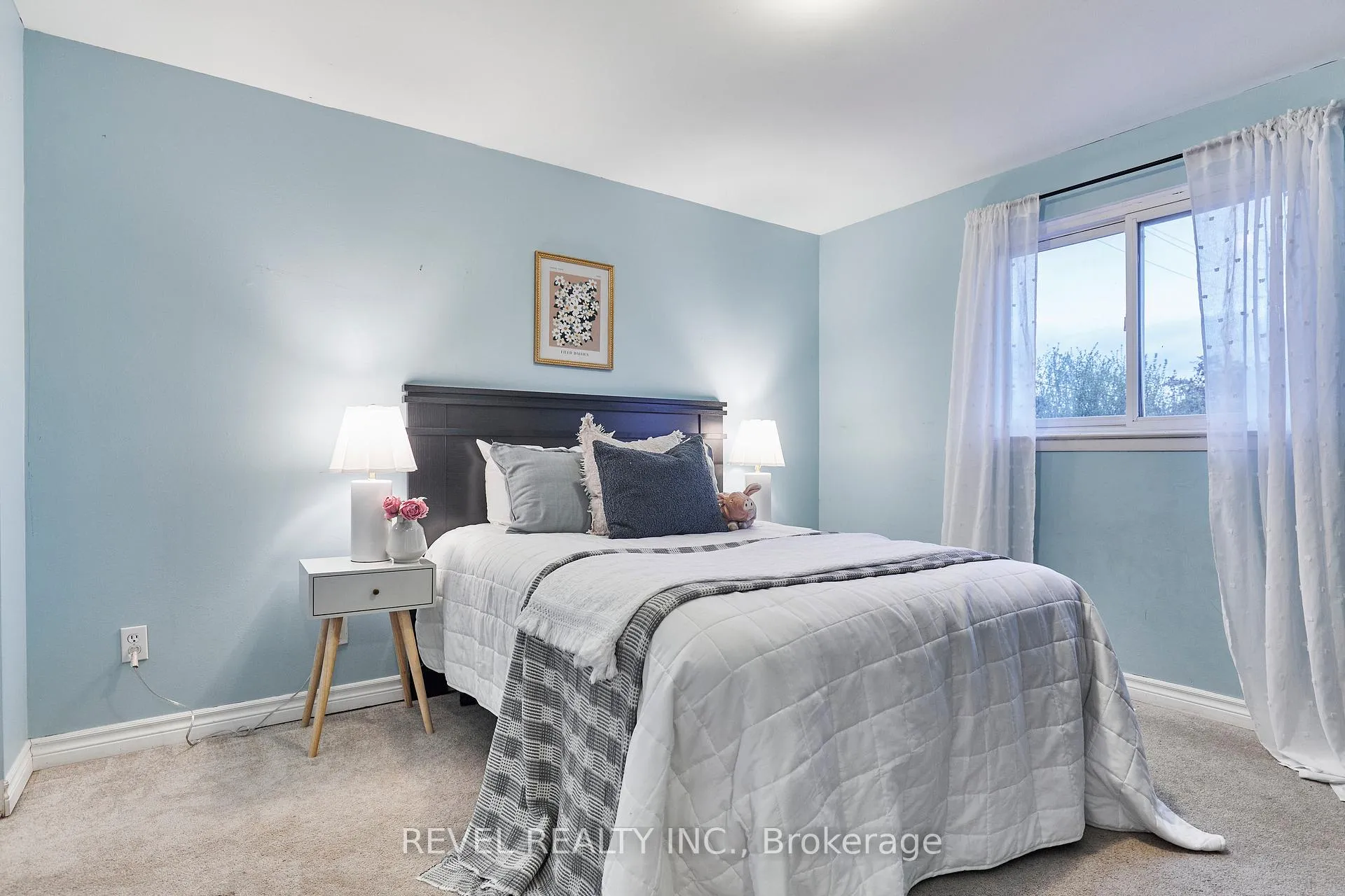 Photo 16 of 689 Gibb Street, Oshawa, Vanier — HOMEH