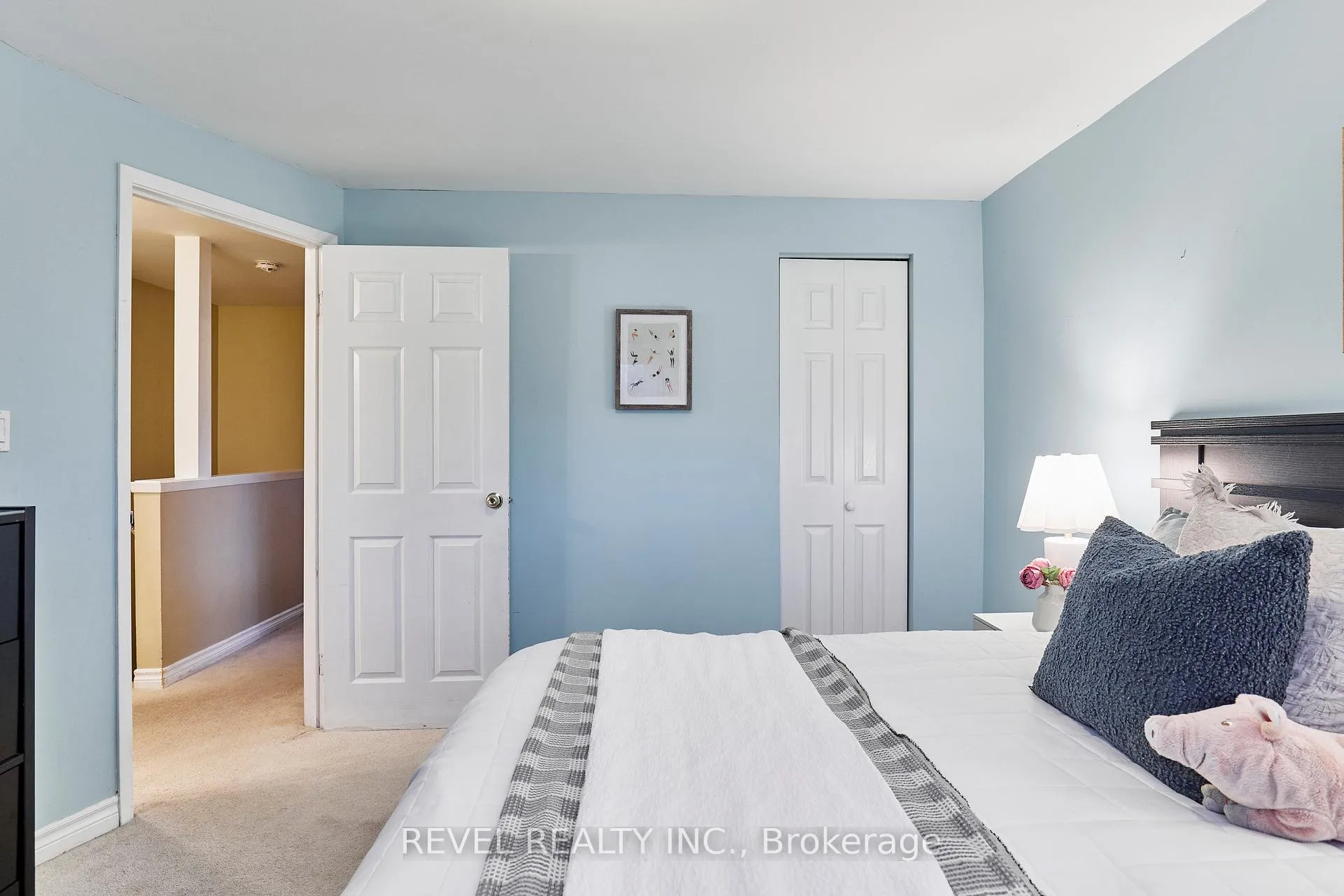 Photo 17 of 689 Gibb Street, Oshawa, Vanier — HOMEH