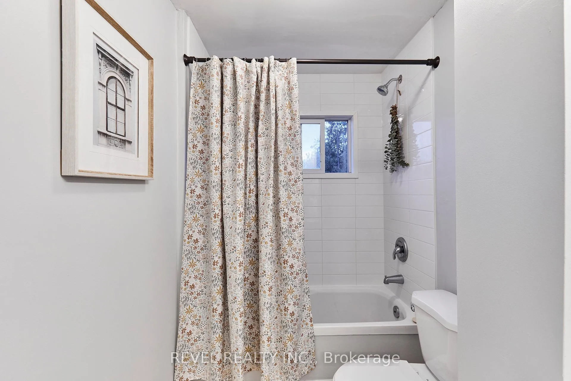Photo 20 of 689 Gibb Street, Oshawa, Vanier — HOMEH