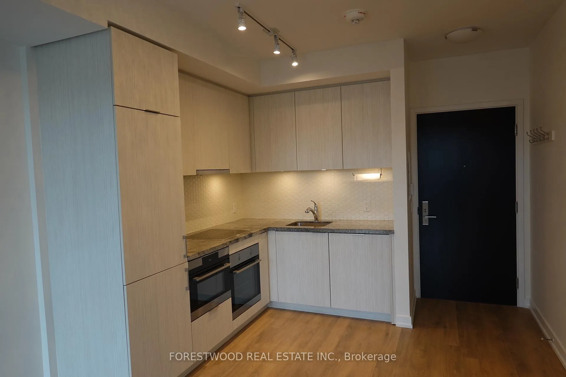 Photo 4 of Unit 519, 158 Front Street E, Toronto, Moss Park — HOMEH