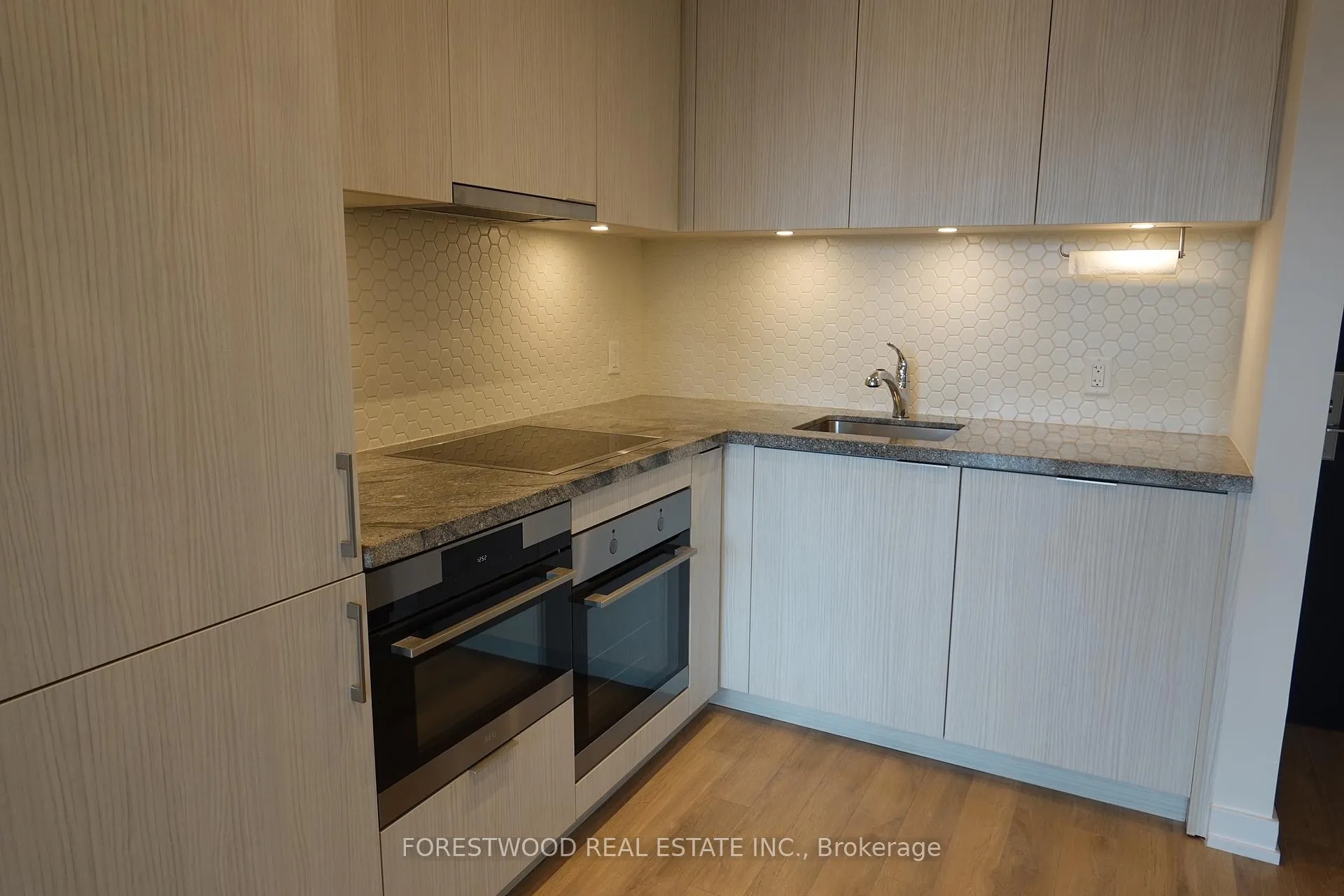 Photo 6 of Unit 519, 158 Front Street E, Toronto, Moss Park — HOMEH