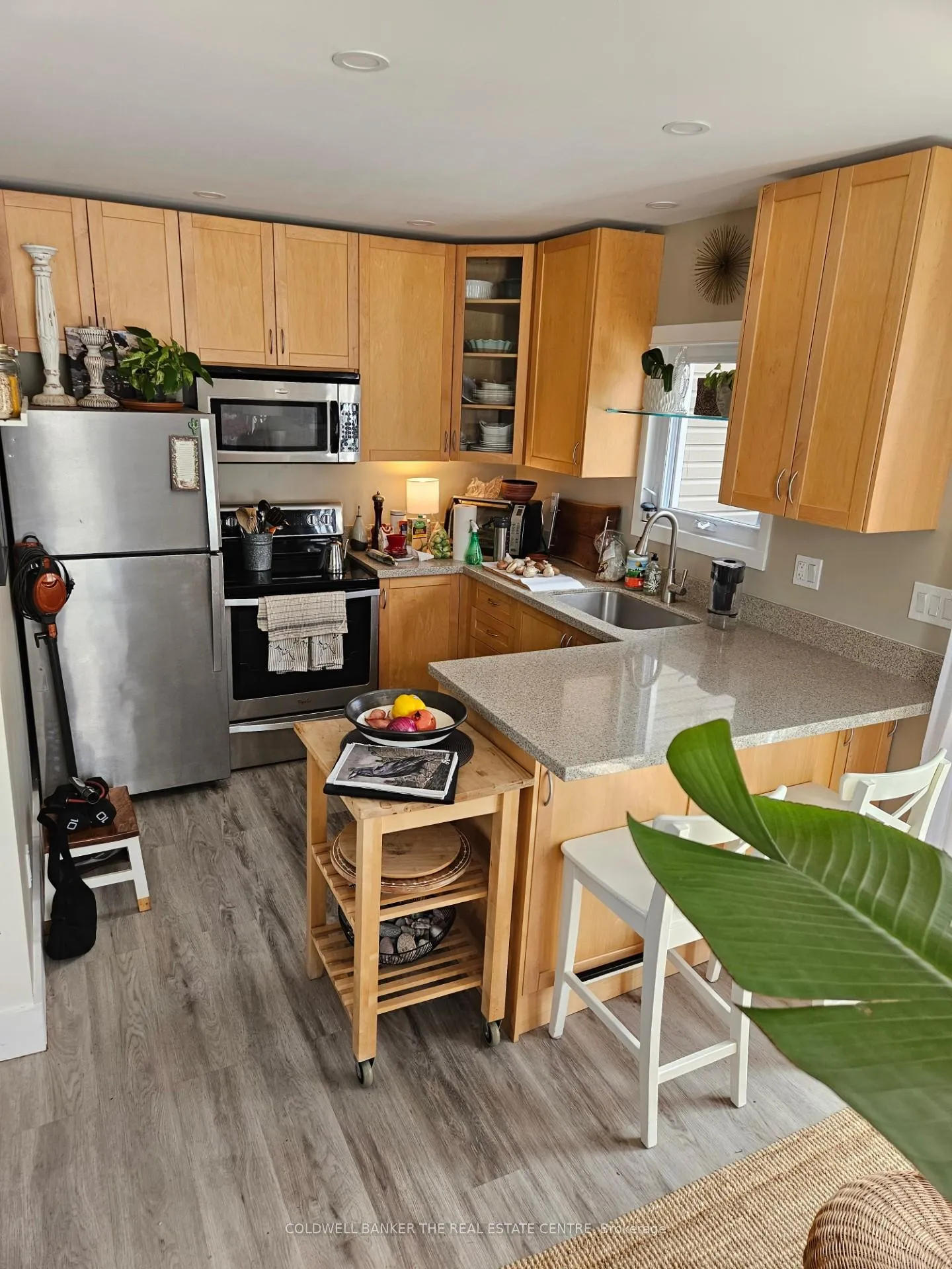 Photo 4 of Unit B, 61 Brock Street, Uxbridge — HOMEH