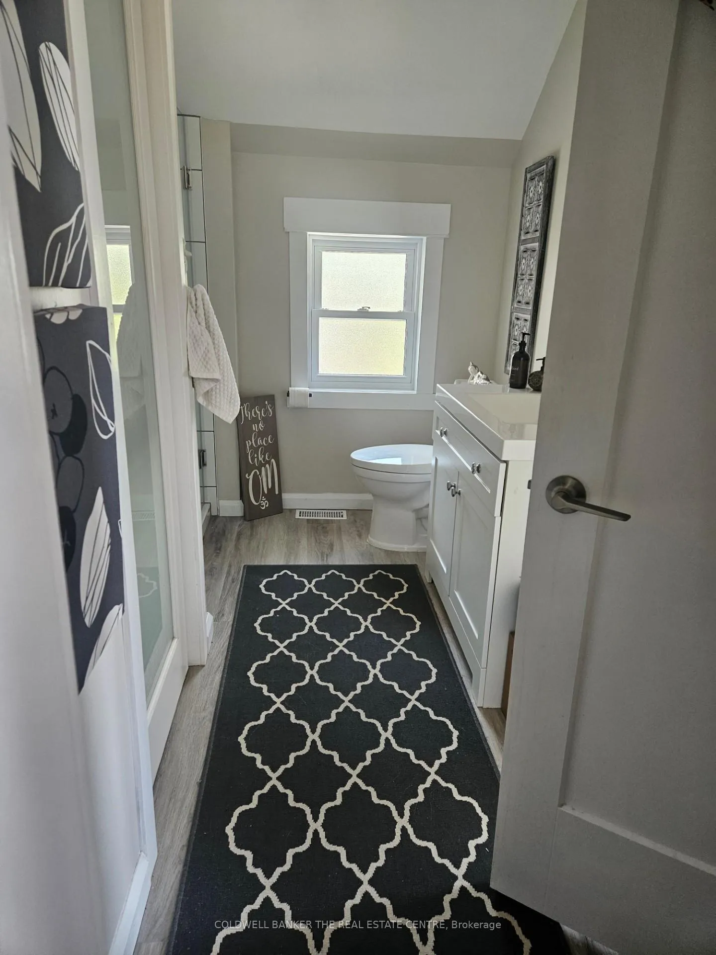 Photo 5 of Unit B, 61 Brock Street, Uxbridge — HOMEH