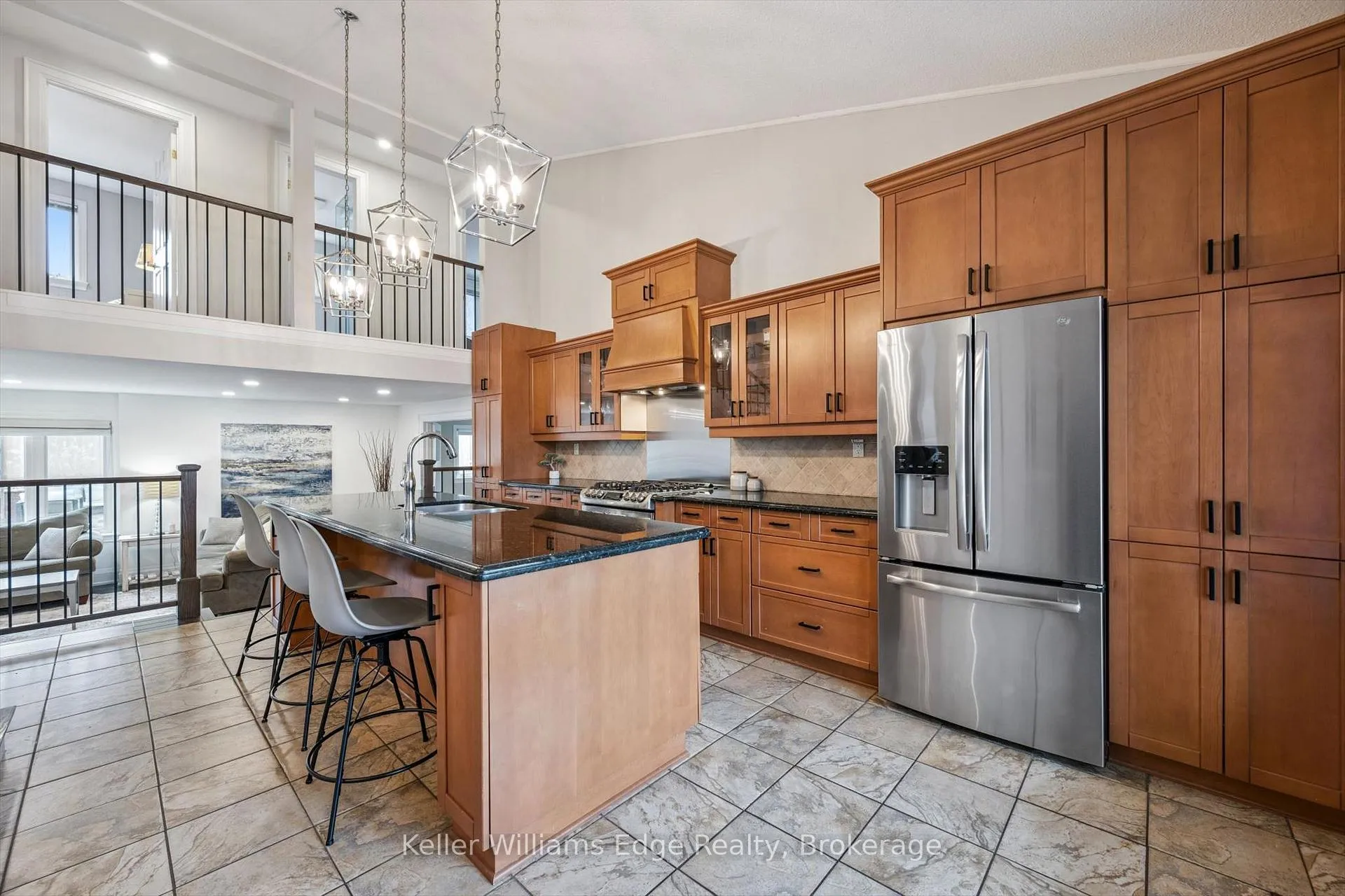Photo 4 of 2414 Upton Court, Oakville, West — HOMEH