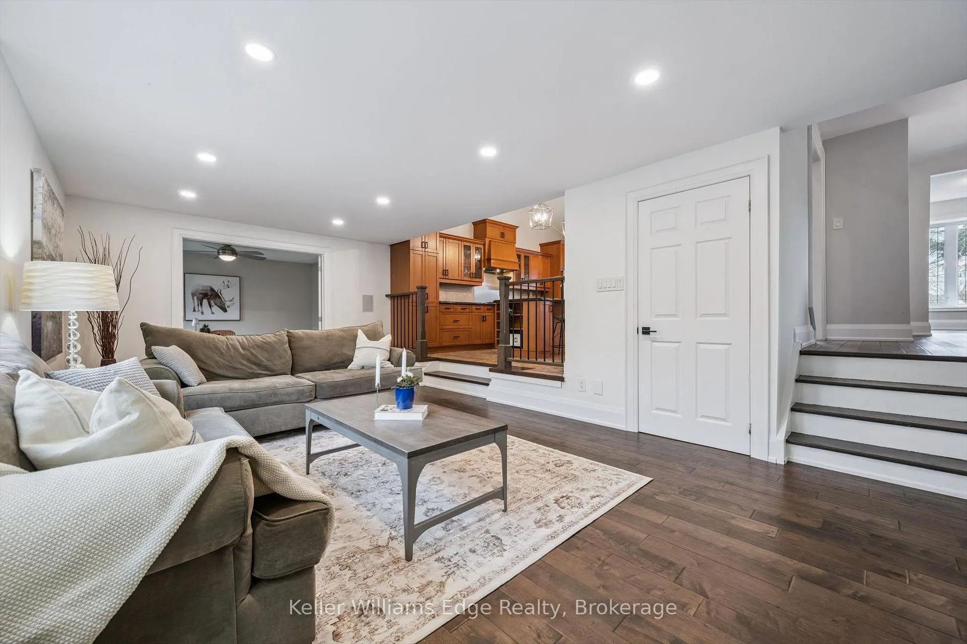 Photo 11 of 2414 Upton Court, Oakville, West — HOMEH