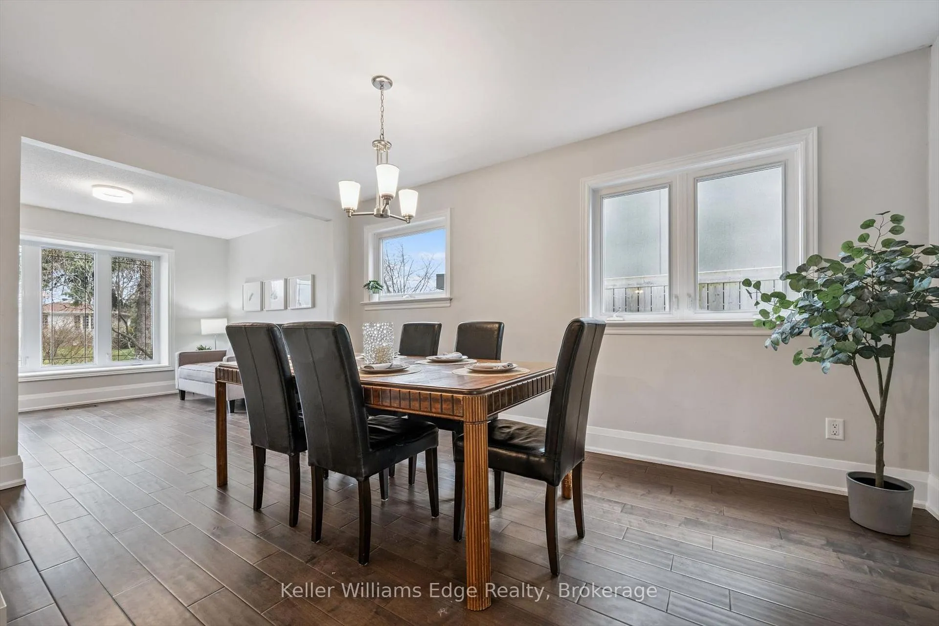 Photo 15 of 2414 Upton Court, Oakville, West — HOMEH