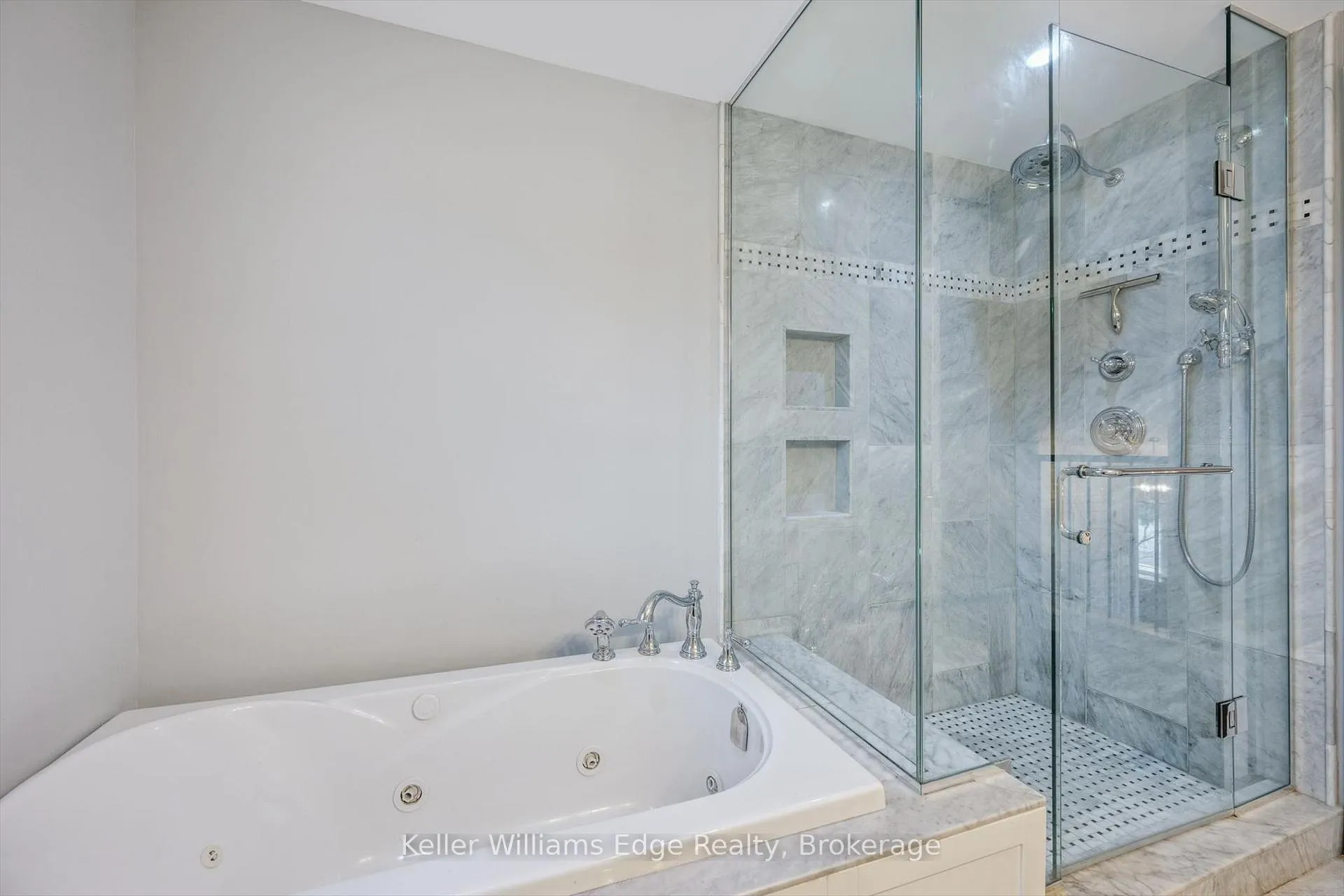 Photo 25 of 2414 Upton Court, Oakville, West — HOMEH