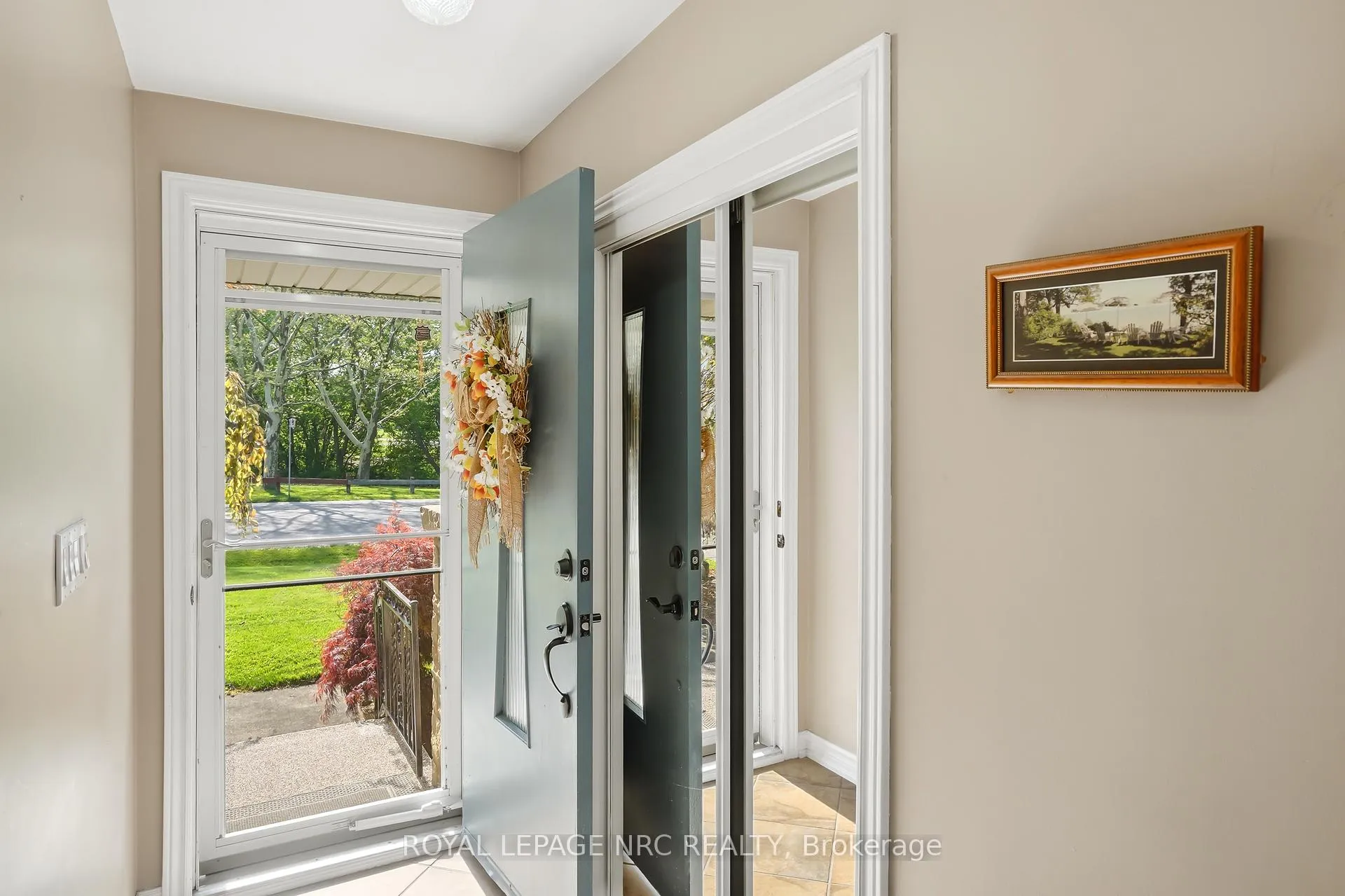 Photo 4 of 66 Duncan Drive, St. Catharines, Vine/Linwell — HOMEH