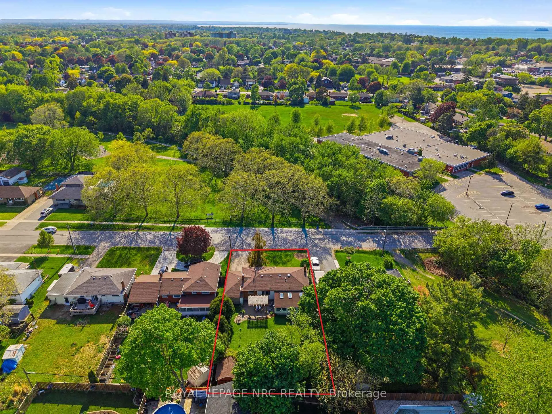 Photo 24 of 66 Duncan Drive, St. Catharines, Vine/Linwell — HOMEH
