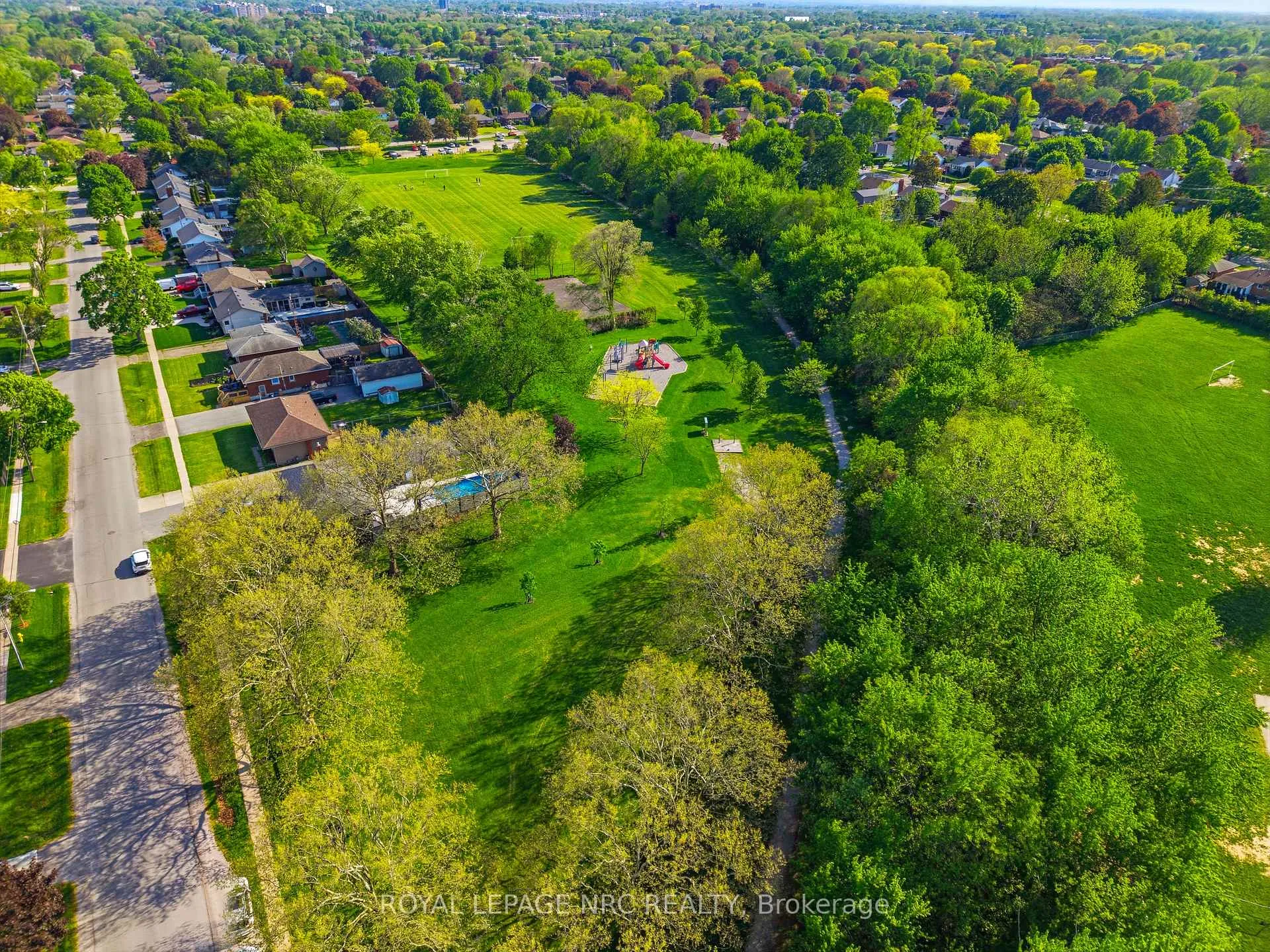 Photo 38 of 66 Duncan Drive, St. Catharines, Vine/Linwell — HOMEH
