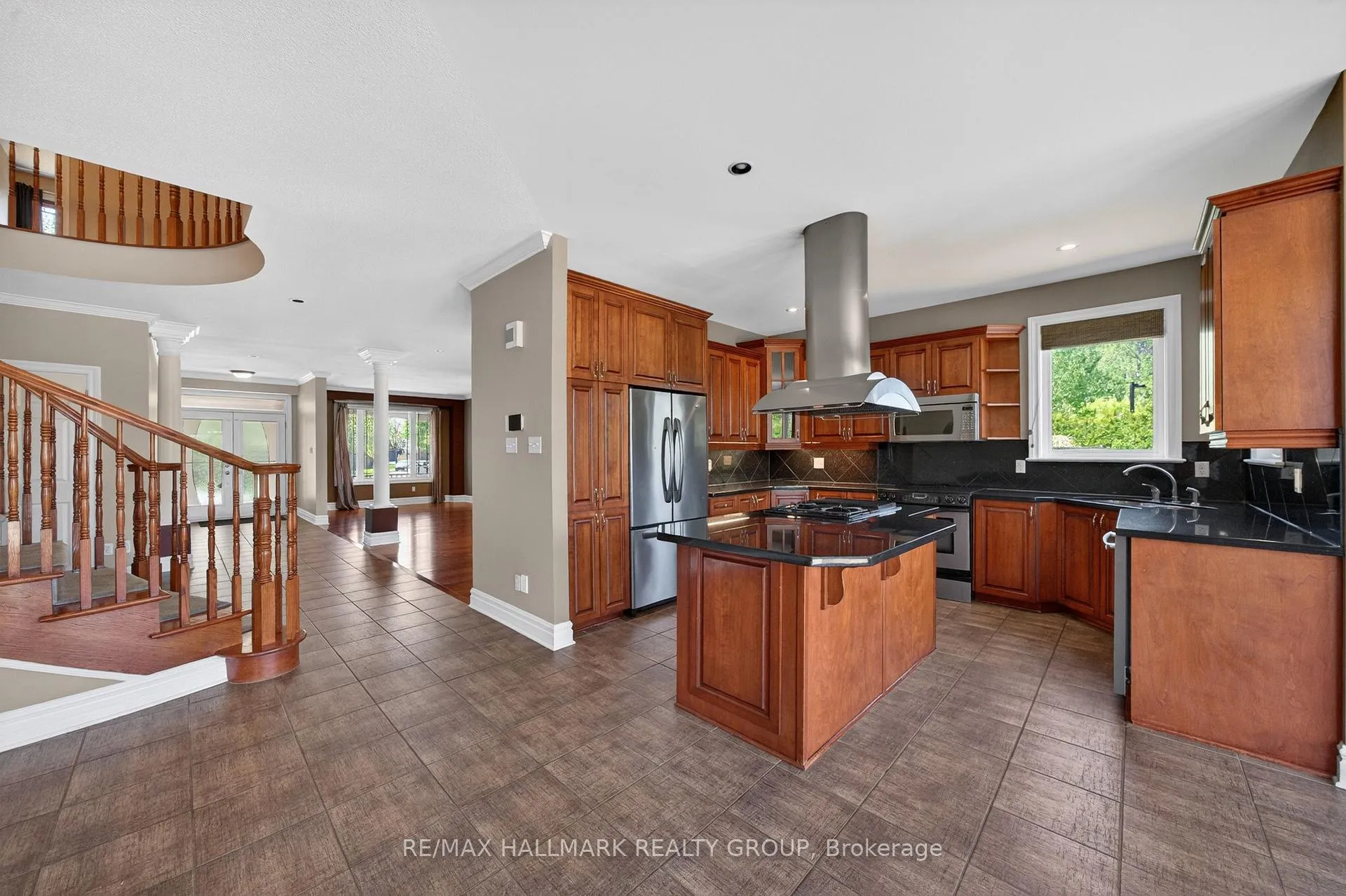Photo 11 of 2030 Cherington Crescent, Ottawa, Avalon East — HOMEH