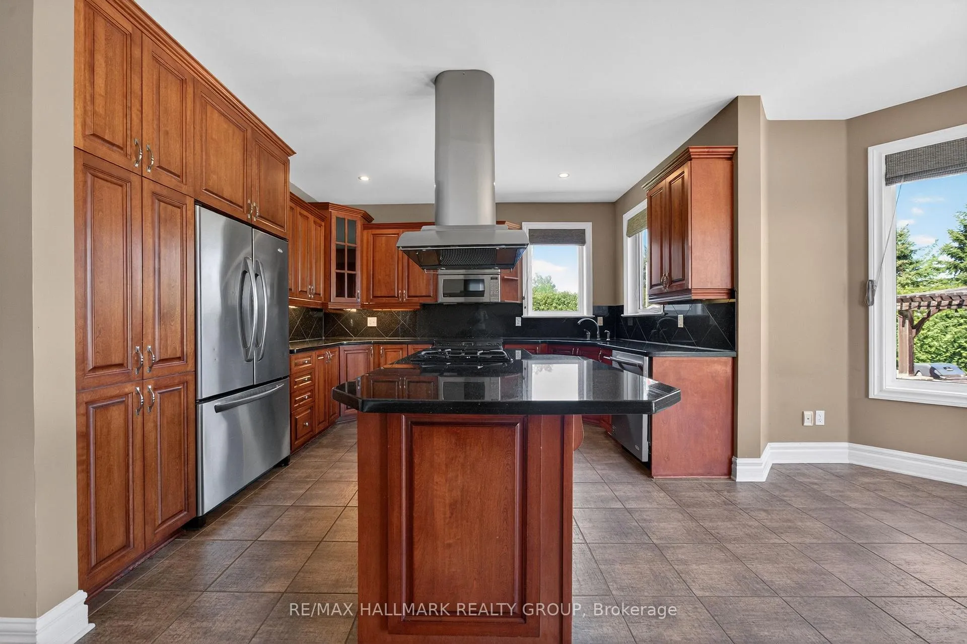 Photo 12 of 2030 Cherington Crescent, Ottawa, Avalon East — HOMEH