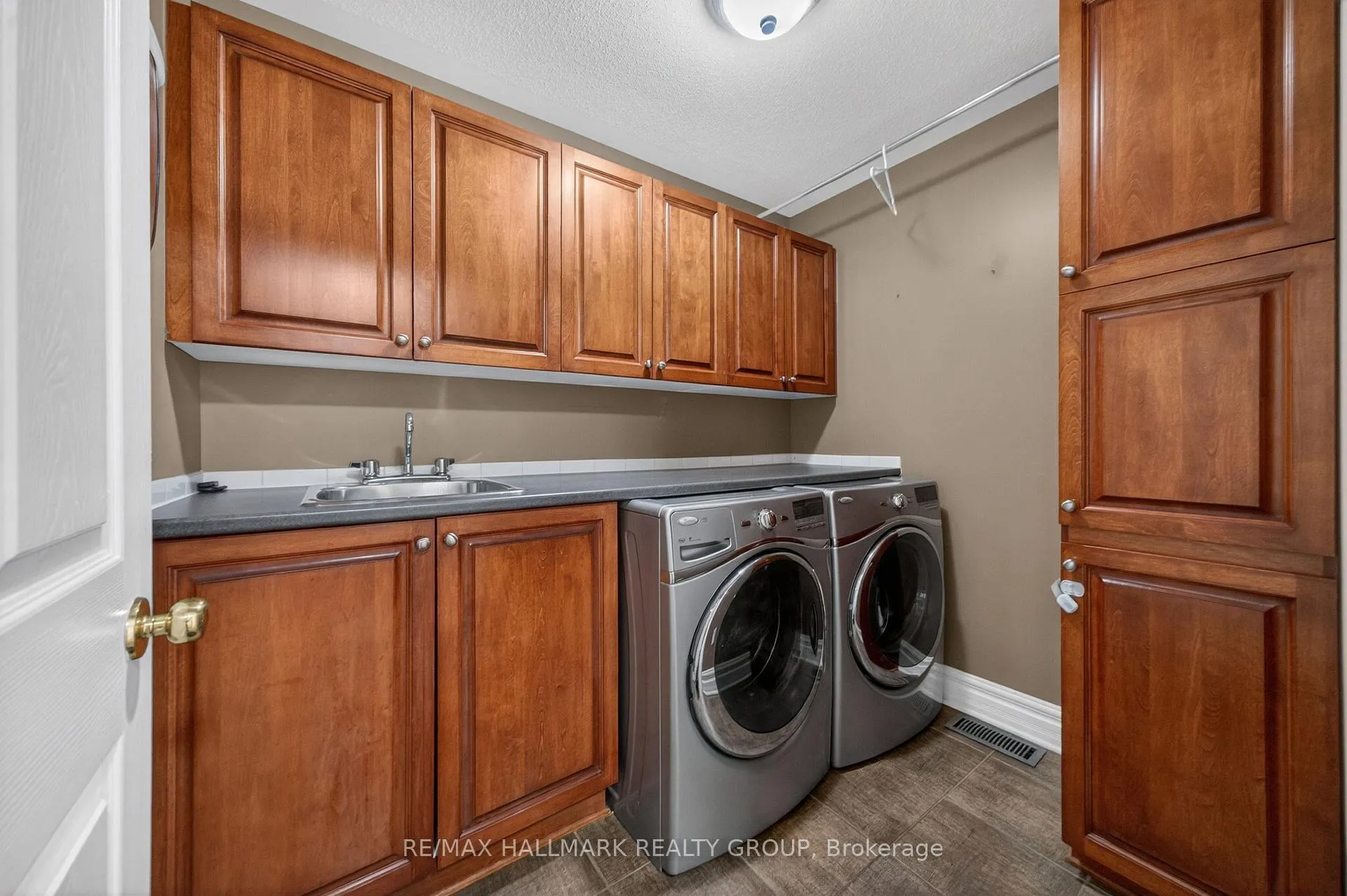 Photo 18 of 2030 Cherington Crescent, Ottawa, Avalon East — HOMEH