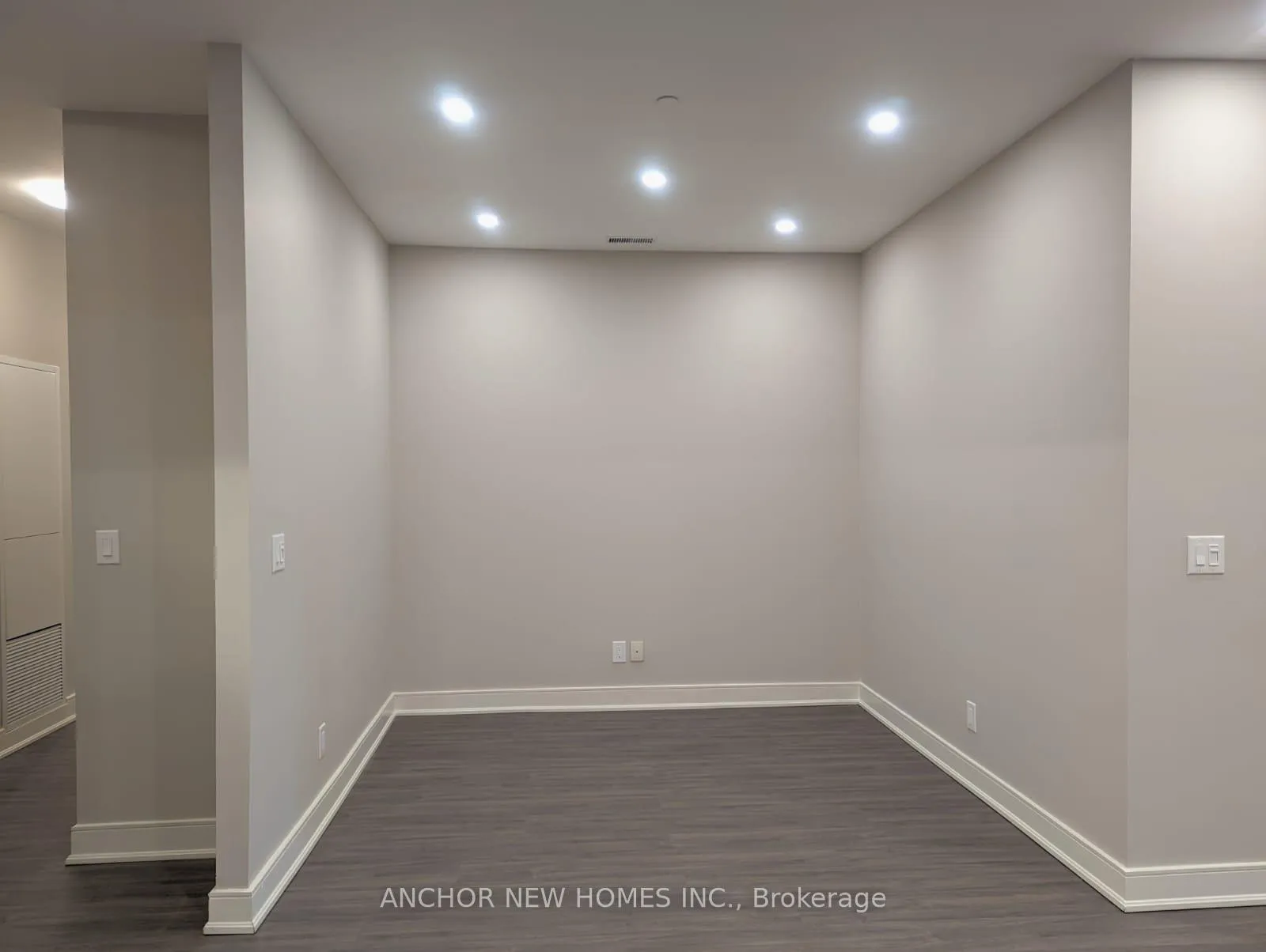 Photo 5 of Unit 304, 150 Main Street W, Hamilton, Central — HOMEH