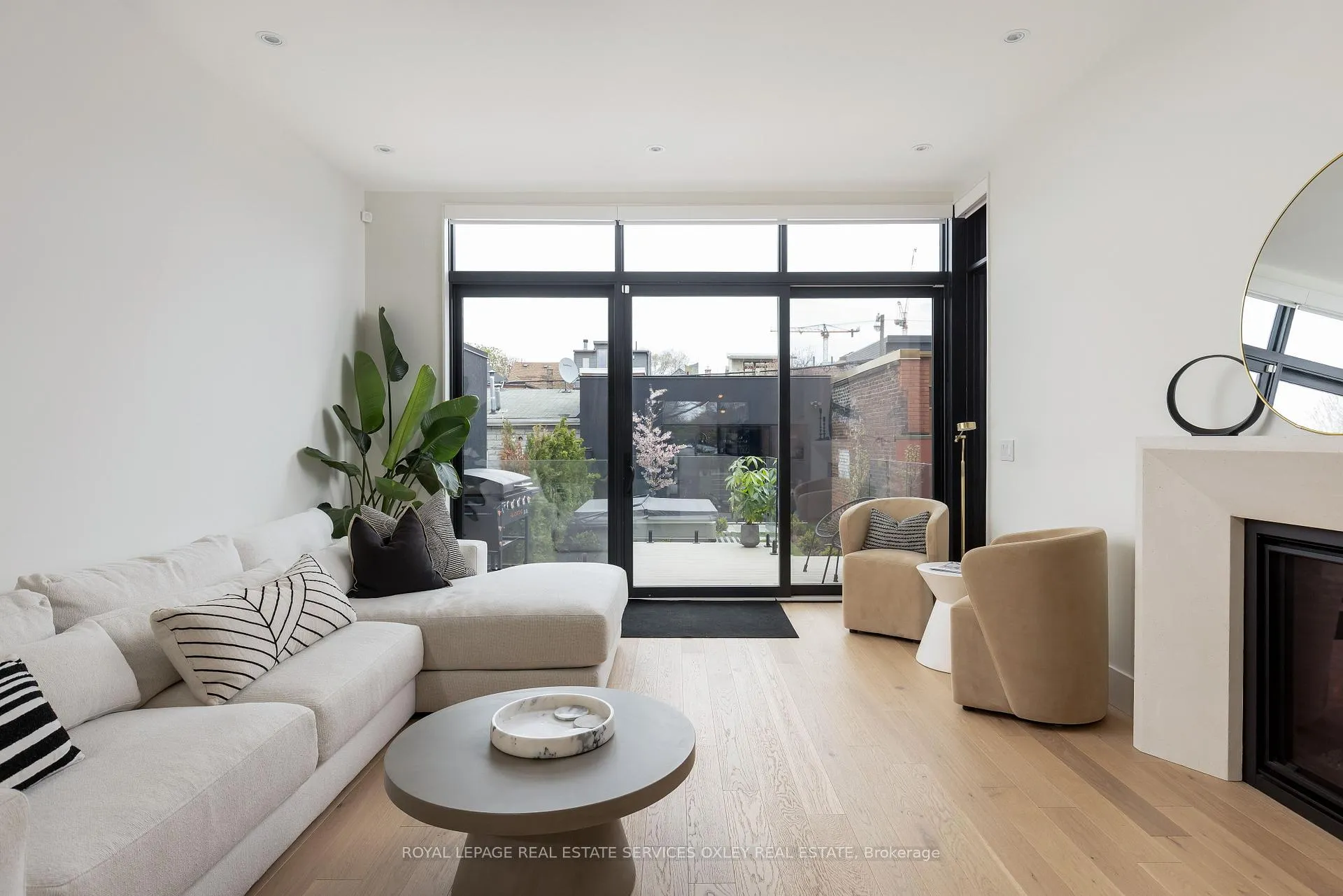Photo 7 of 305 Manning Avenue, Toronto, Trinity-Bellwoods — HOMEH