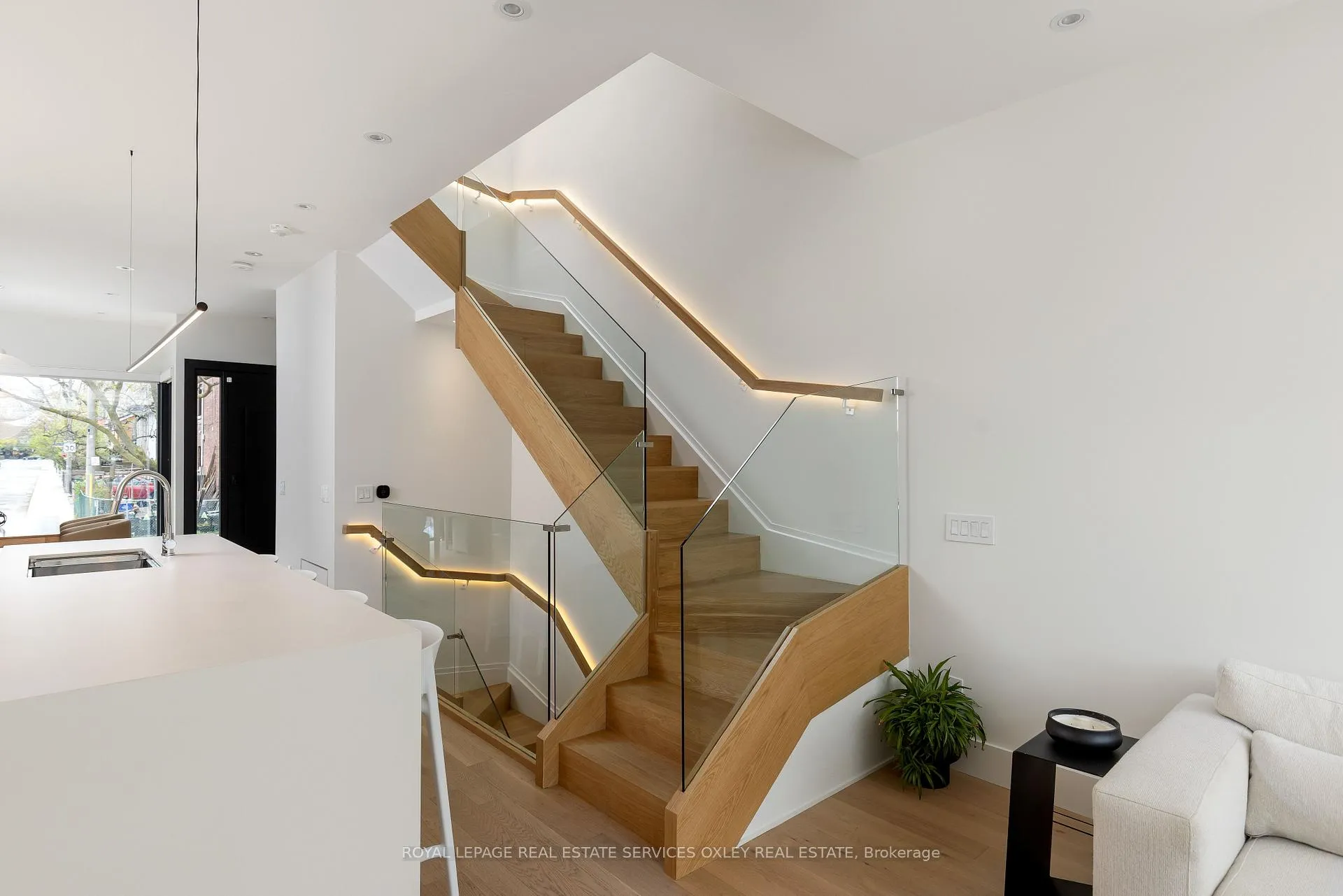 Photo 12 of 305 Manning Avenue, Toronto, Trinity-Bellwoods — HOMEH