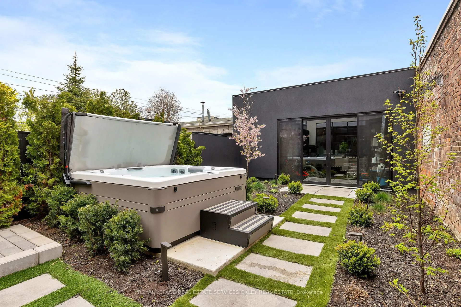 Photo 42 of 305 Manning Avenue, Toronto, Trinity-Bellwoods — HOMEH