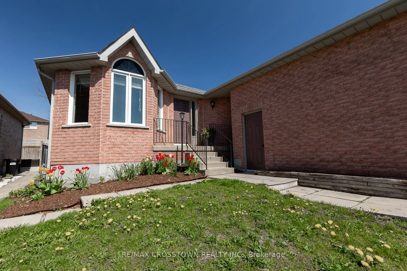 Photo 2 of 156 Pringle Drive, Barrie, Edgehill Drive — HOMEH