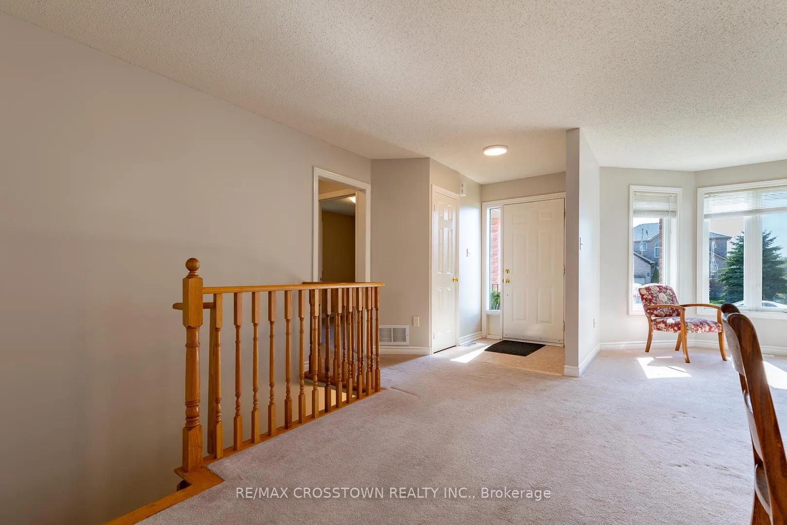 Photo 4 of 156 Pringle Drive, Barrie, Edgehill Drive — HOMEH