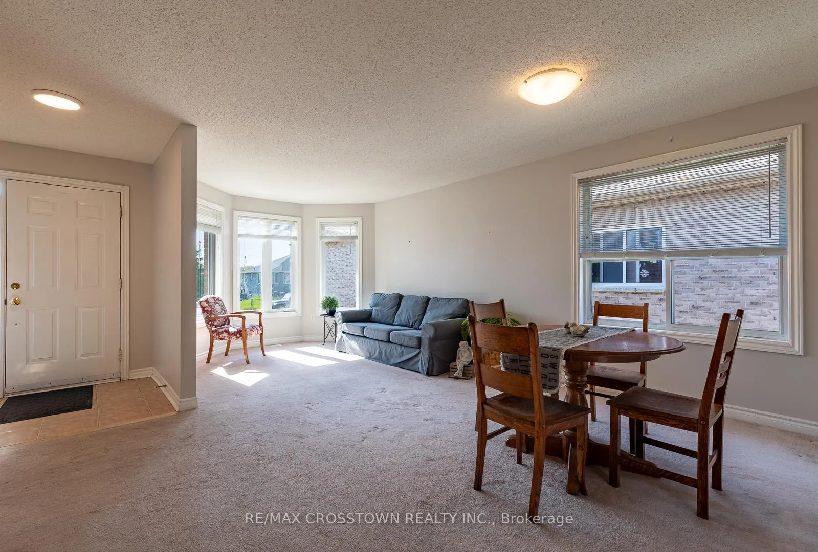 Photo 5 of 156 Pringle Drive, Barrie, Edgehill Drive — HOMEH