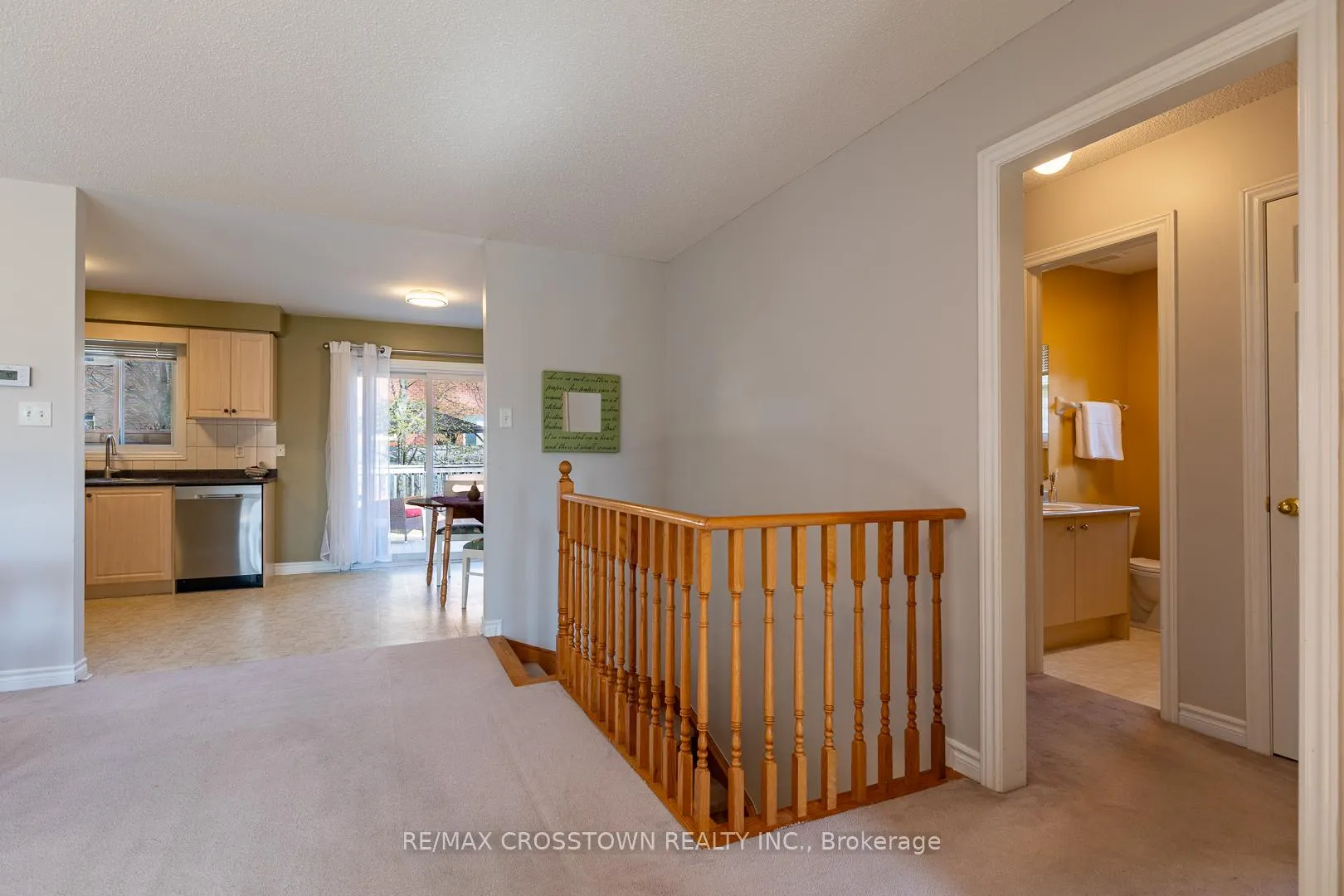 Photo 8 of 156 Pringle Drive, Barrie, Edgehill Drive — HOMEH