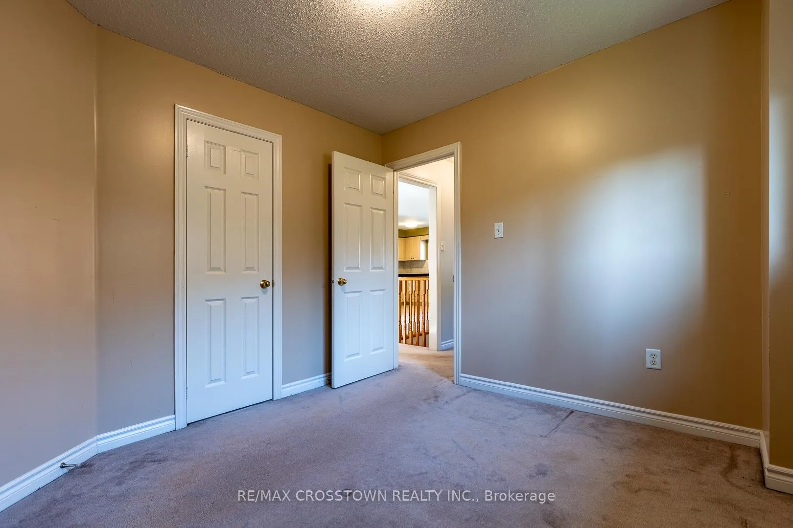 Photo 16 of 156 Pringle Drive, Barrie, Edgehill Drive — HOMEH