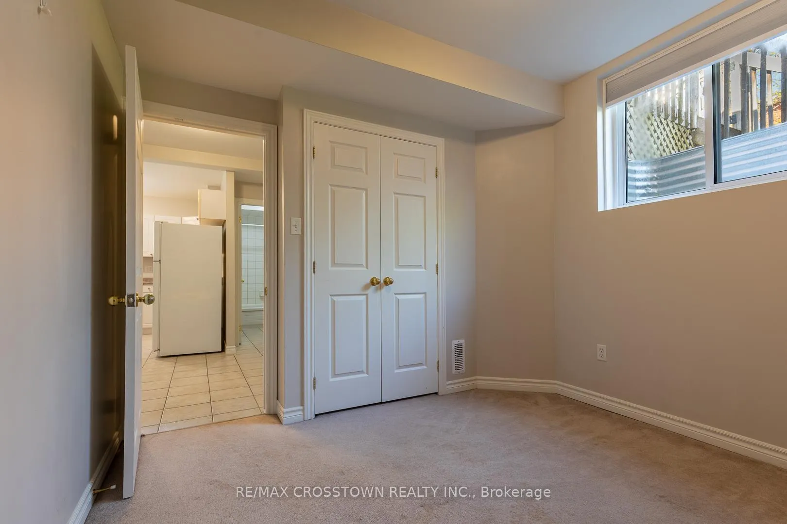 Photo 24 of 156 Pringle Drive, Barrie, Edgehill Drive — HOMEH