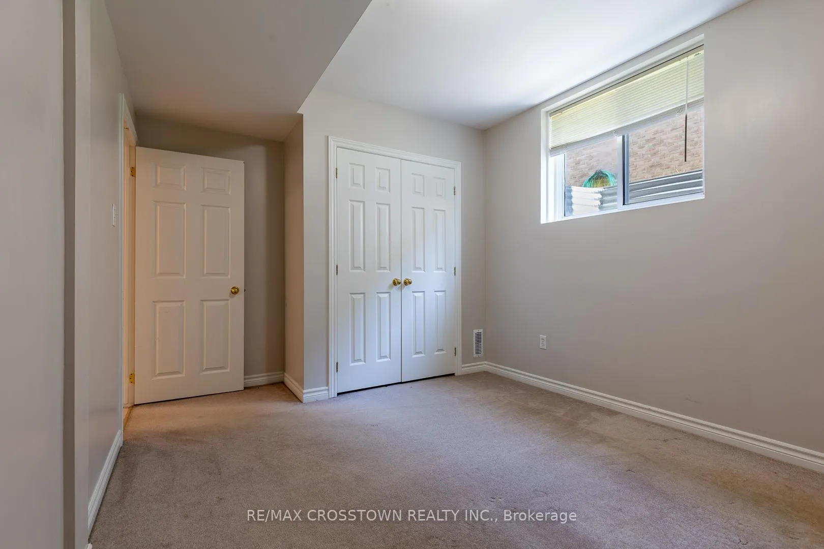 Photo 26 of 156 Pringle Drive, Barrie, Edgehill Drive — HOMEH