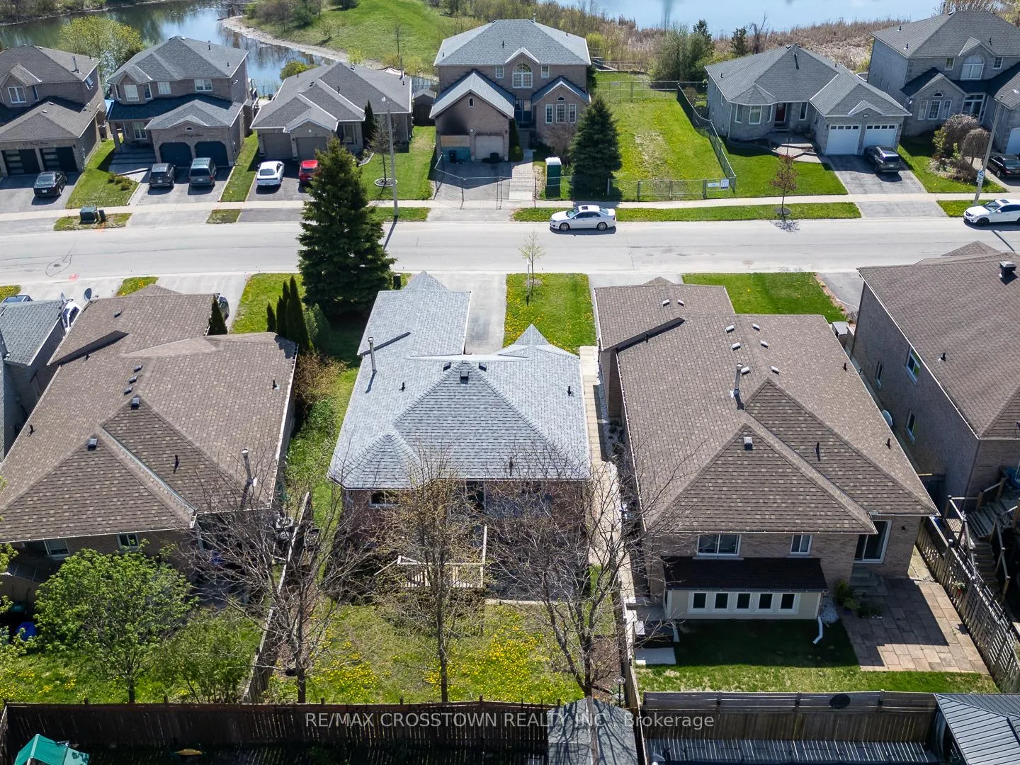 Photo 36 of 156 Pringle Drive, Barrie, Edgehill Drive — HOMEH