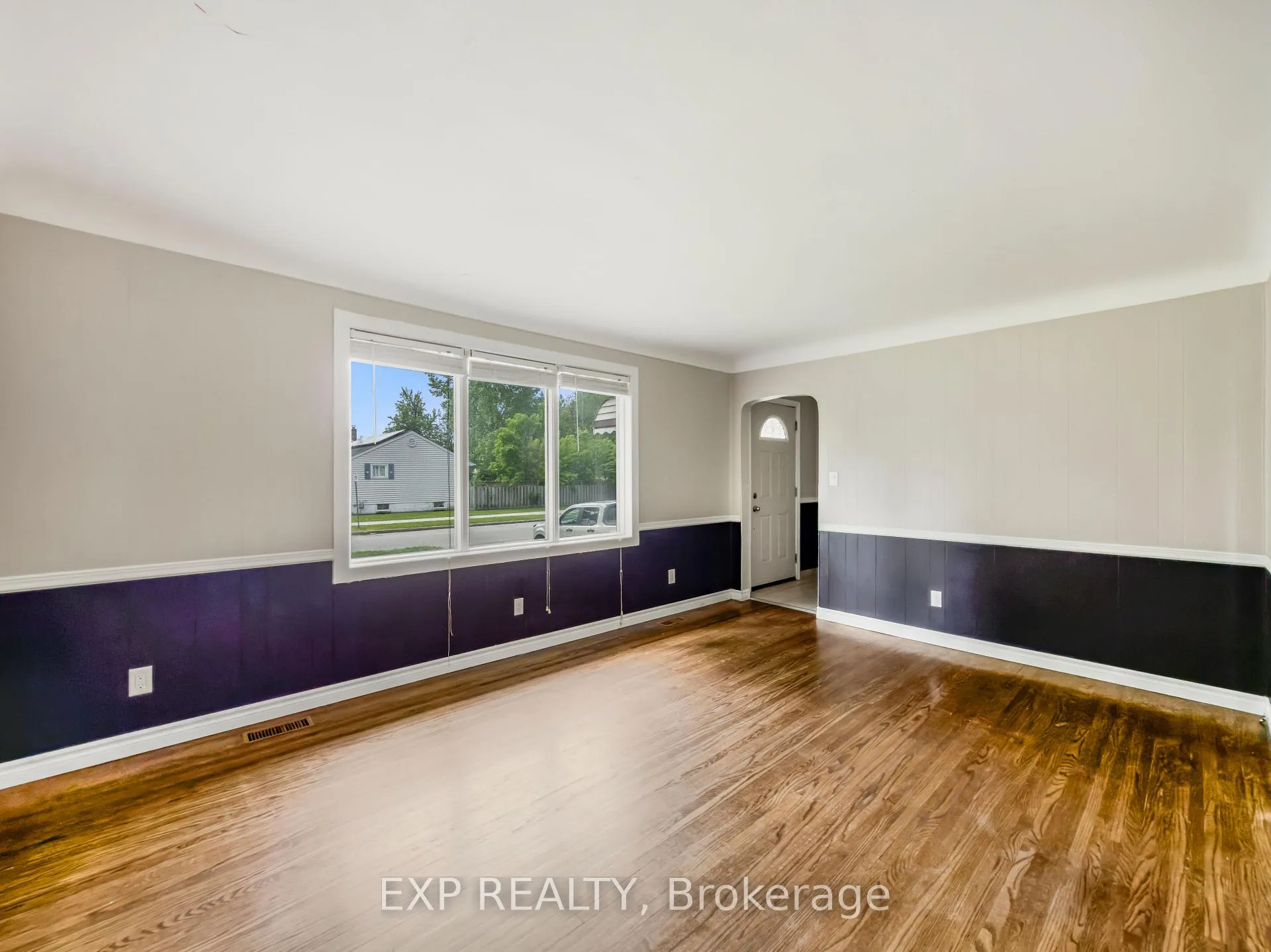 Photo 6 of 2114 Girardot Street, Windsor — HOMEH