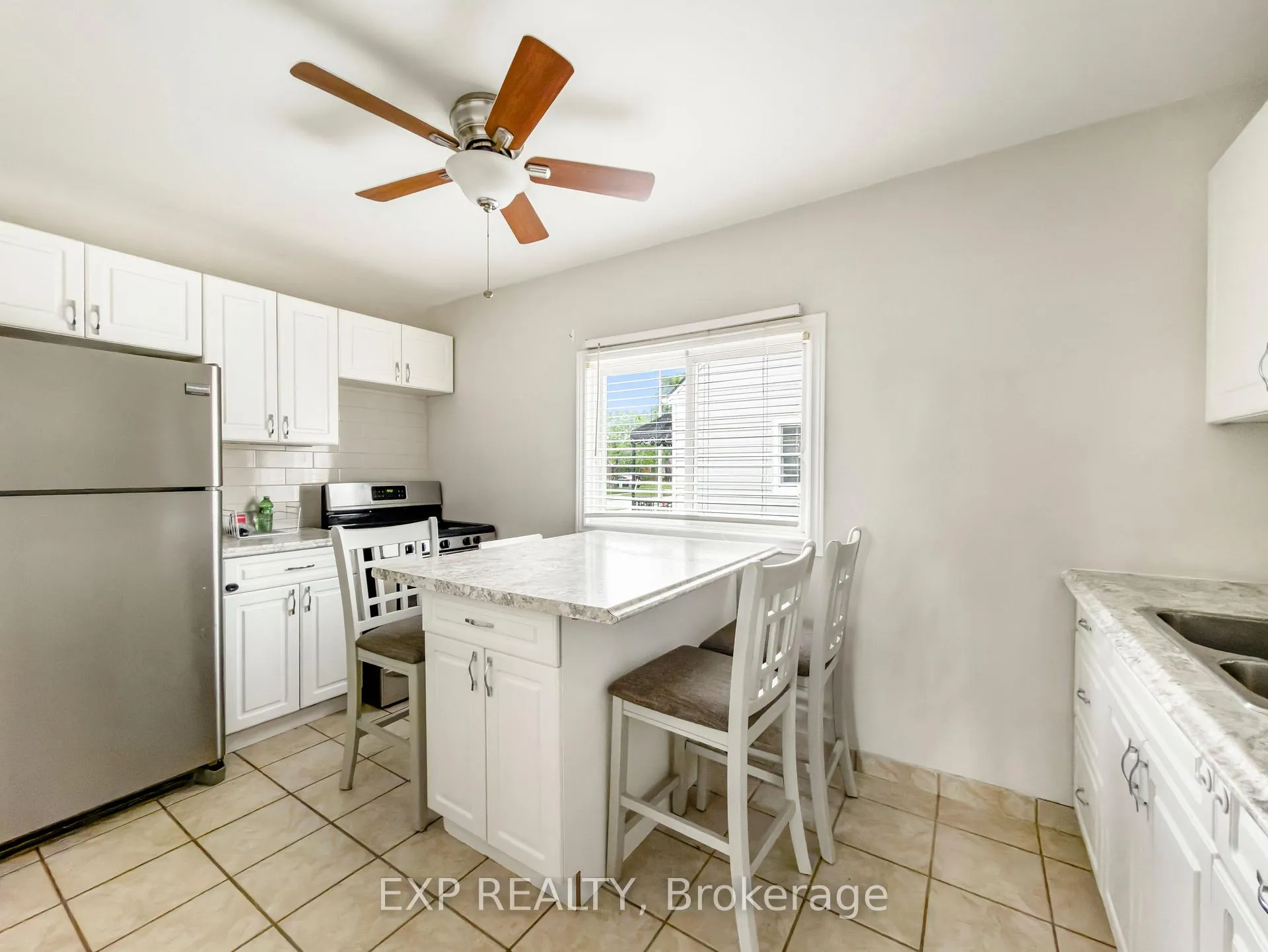 Photo 10 of 2114 Girardot Street, Windsor — HOMEH