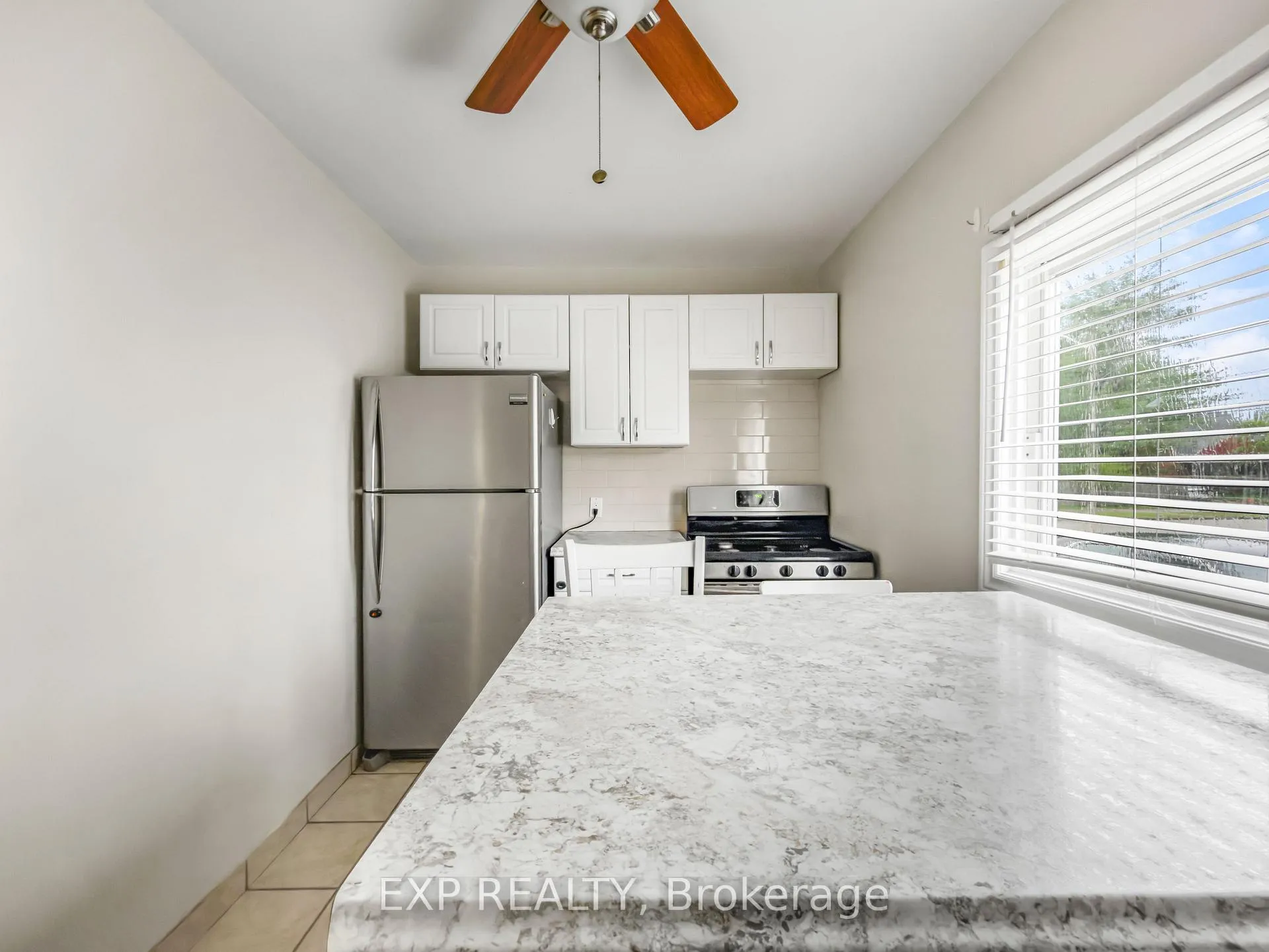 Photo 11 of 2114 Girardot Street, Windsor — HOMEH