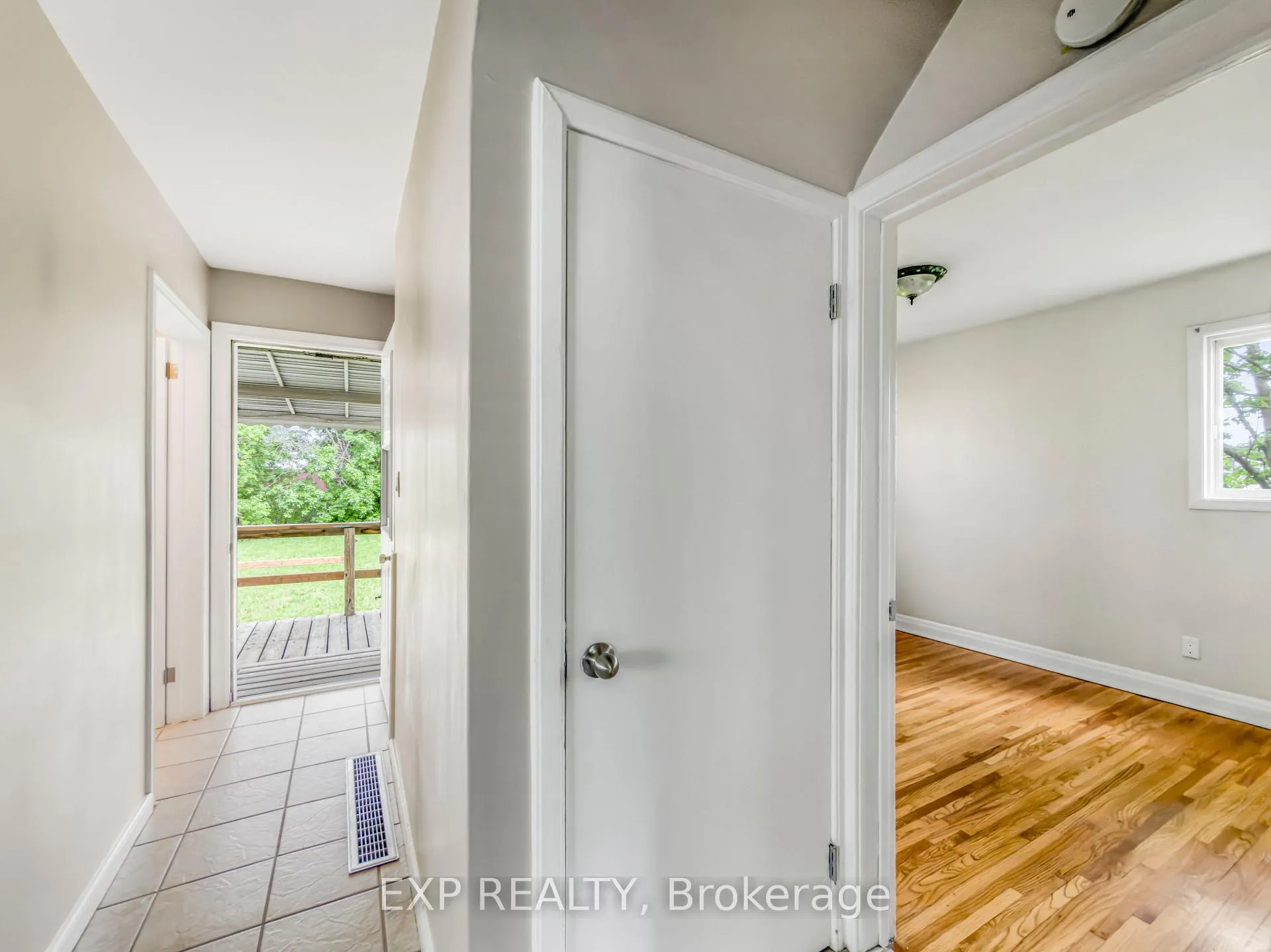 Photo 15 of 2114 Girardot Street, Windsor — HOMEH