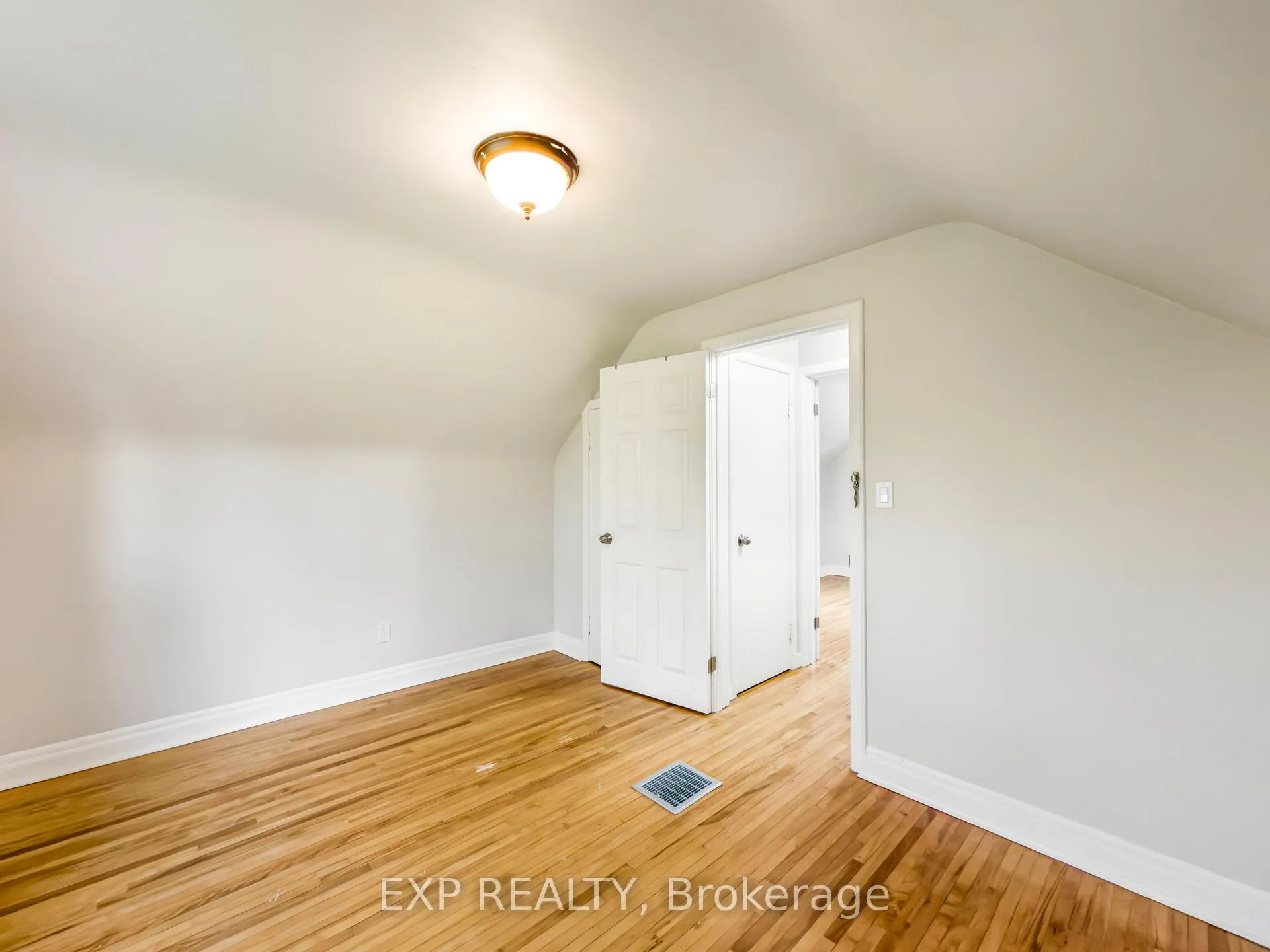 Photo 21 of 2114 Girardot Street, Windsor — HOMEH