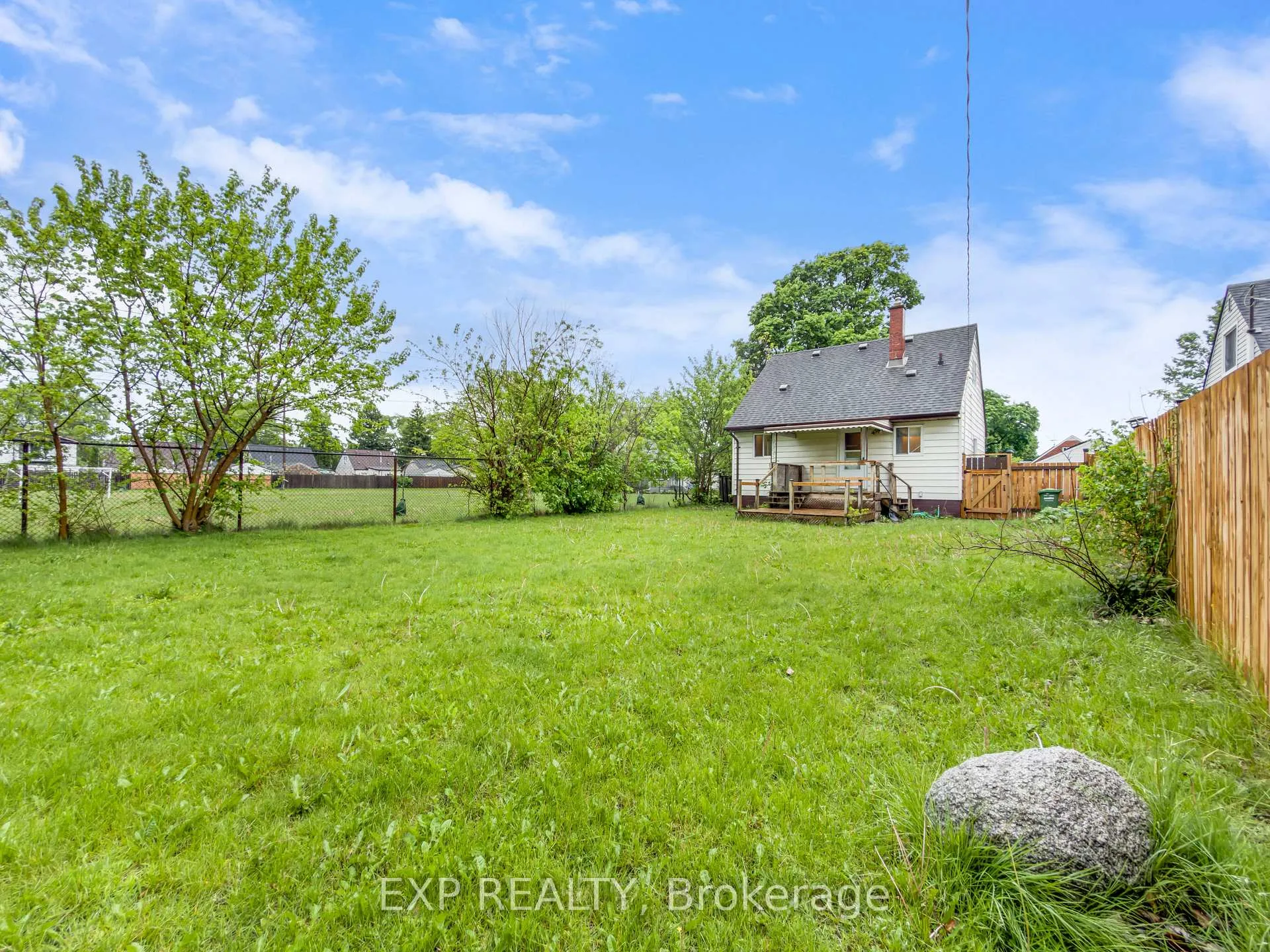 Photo 34 of 2114 Girardot Street, Windsor — HOMEH
