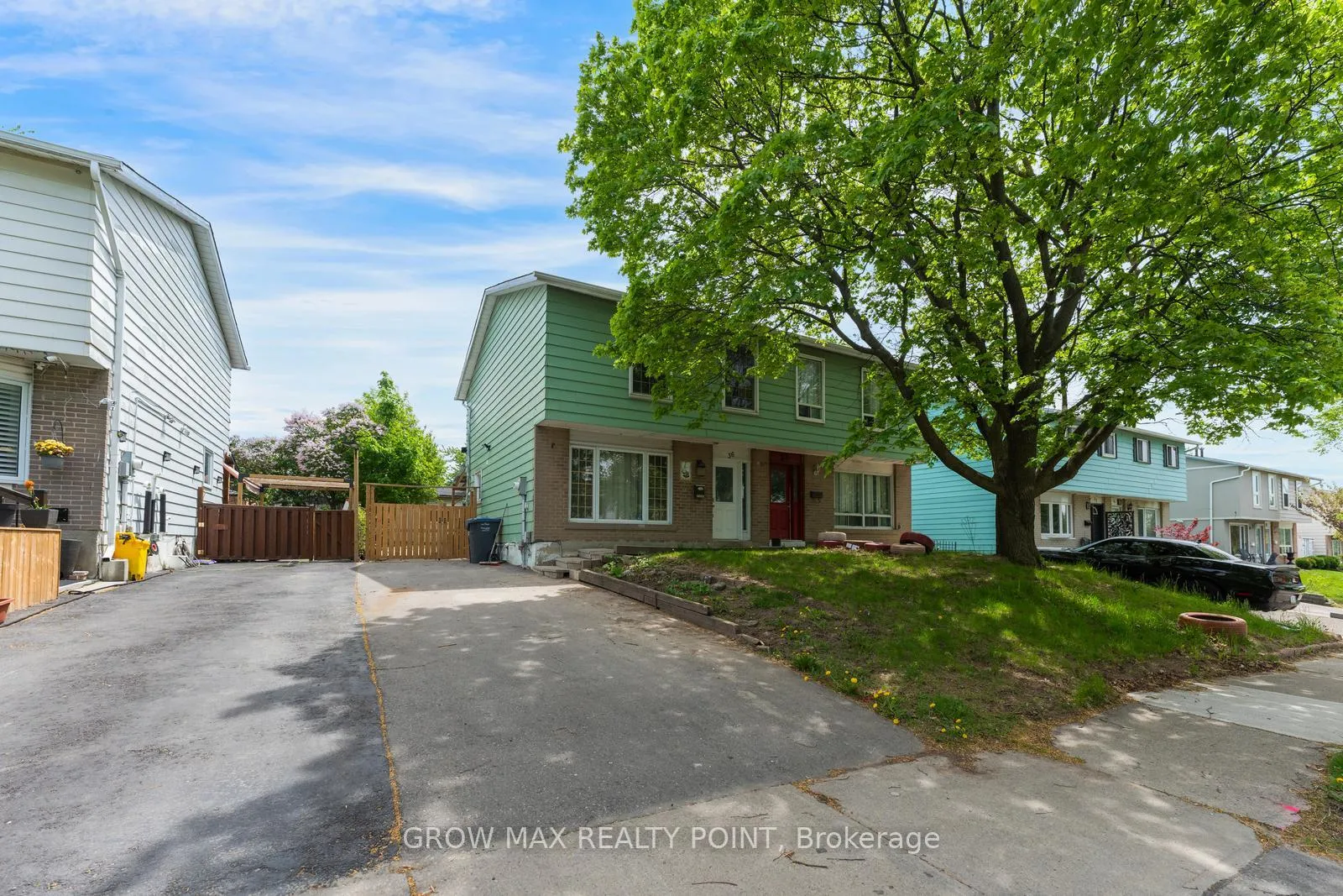 Photo 2 of 36 Bramhall Circle, Brampton, Madoc — HOMEH