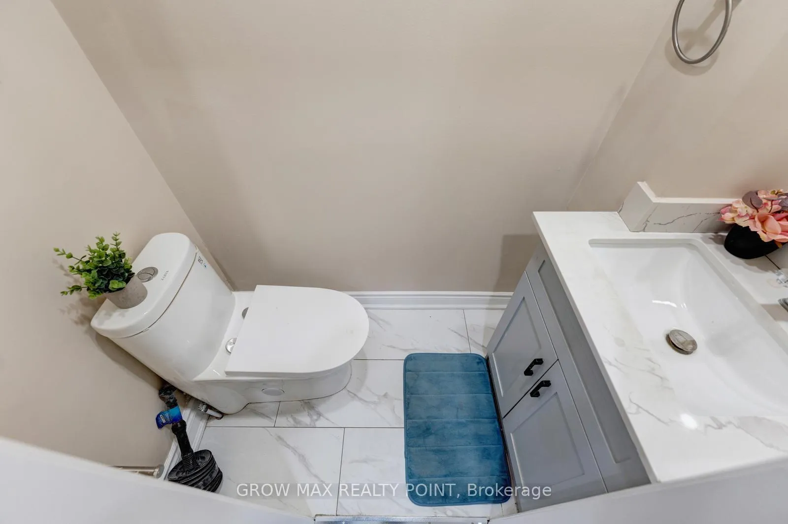 Photo 10 of 36 Bramhall Circle, Brampton, Madoc — HOMEH
