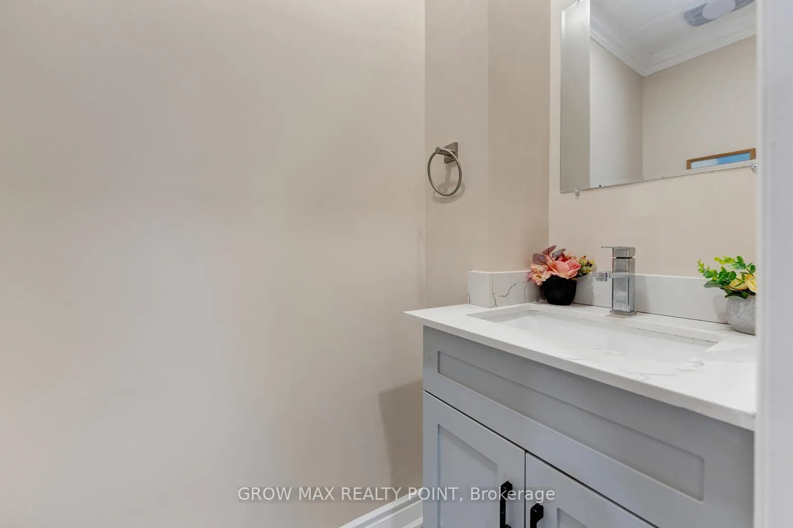 Photo 11 of 36 Bramhall Circle, Brampton, Madoc — HOMEH