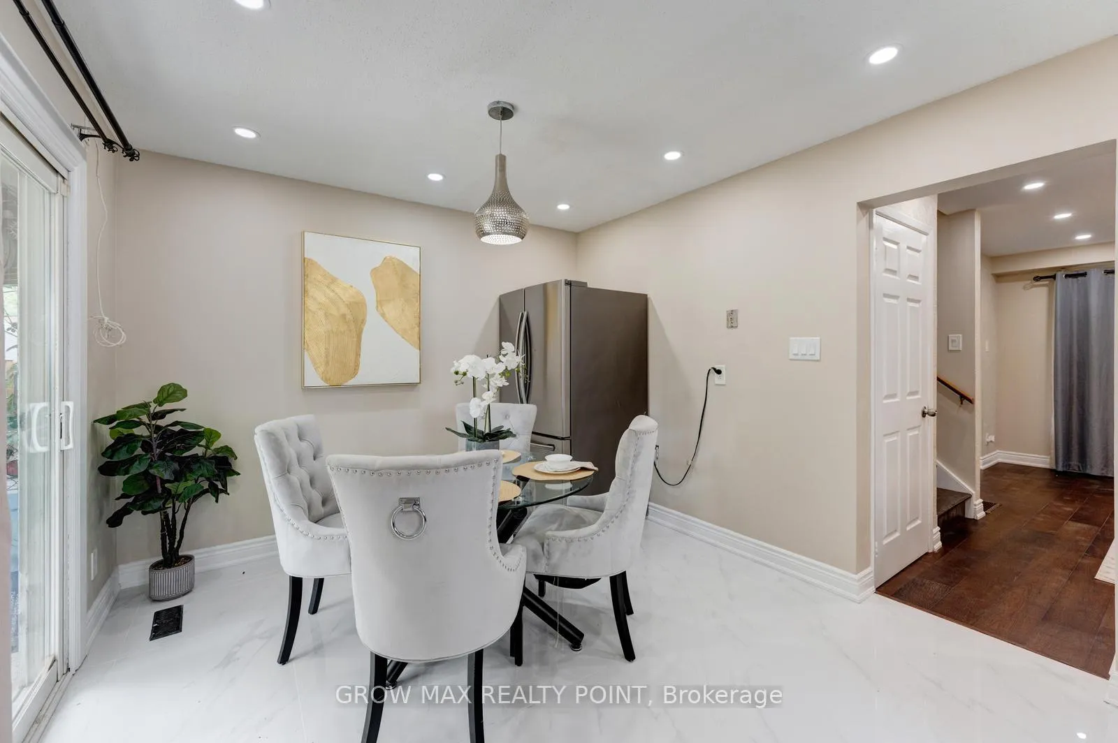 Photo 13 of 36 Bramhall Circle, Brampton, Madoc — HOMEH