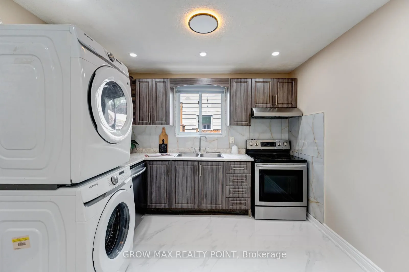 Photo 14 of 36 Bramhall Circle, Brampton, Madoc — HOMEH