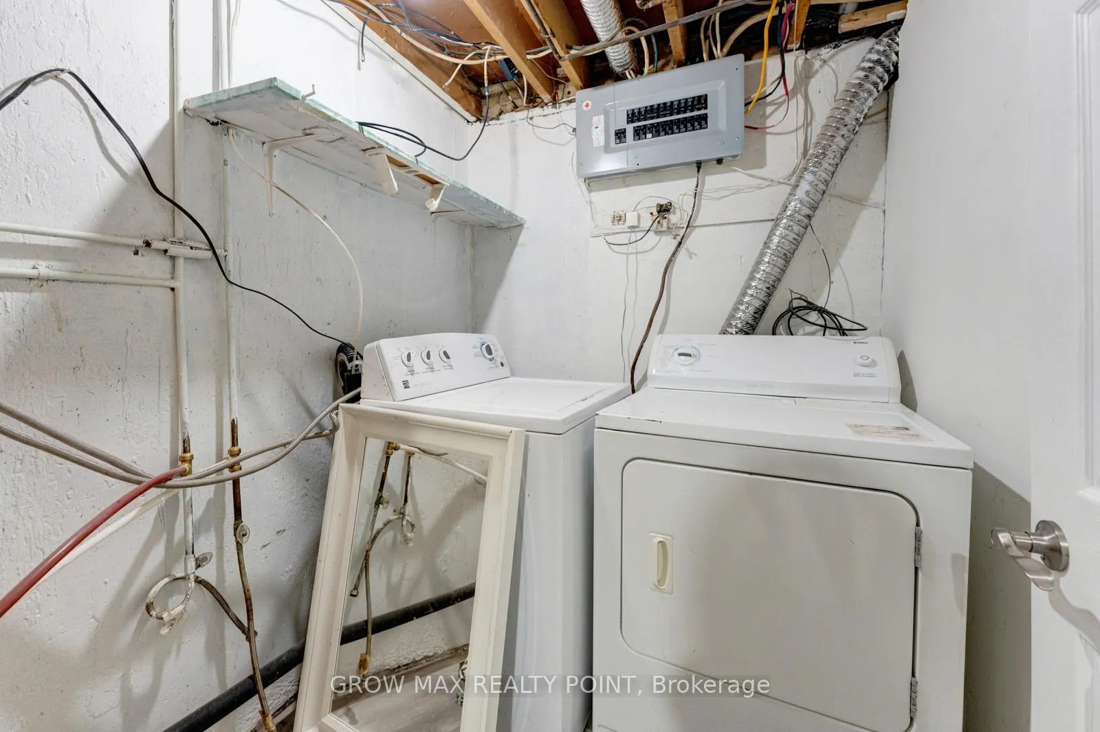 Photo 37 of 36 Bramhall Circle, Brampton, Madoc — HOMEH