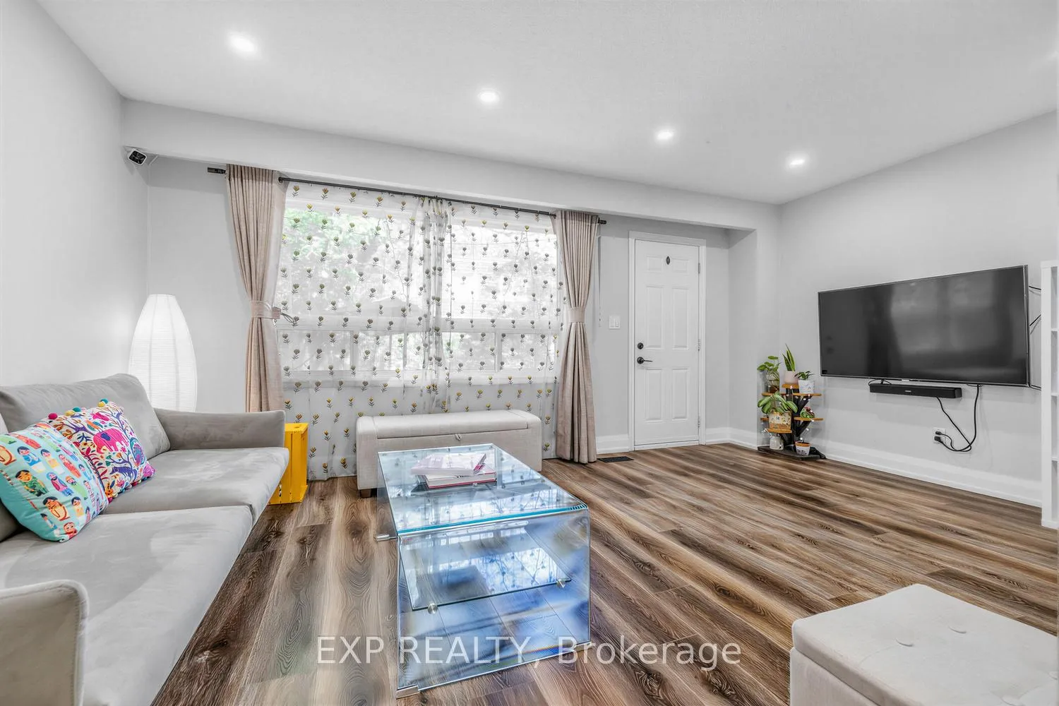 Photo 7 of Unit 36, 36 The Carriage Way, Markham, Royal Orchard — HOMEH