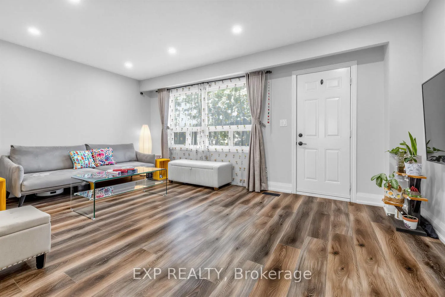 Photo 11 of Unit 36, 36 The Carriage Way, Markham, Royal Orchard — HOMEH