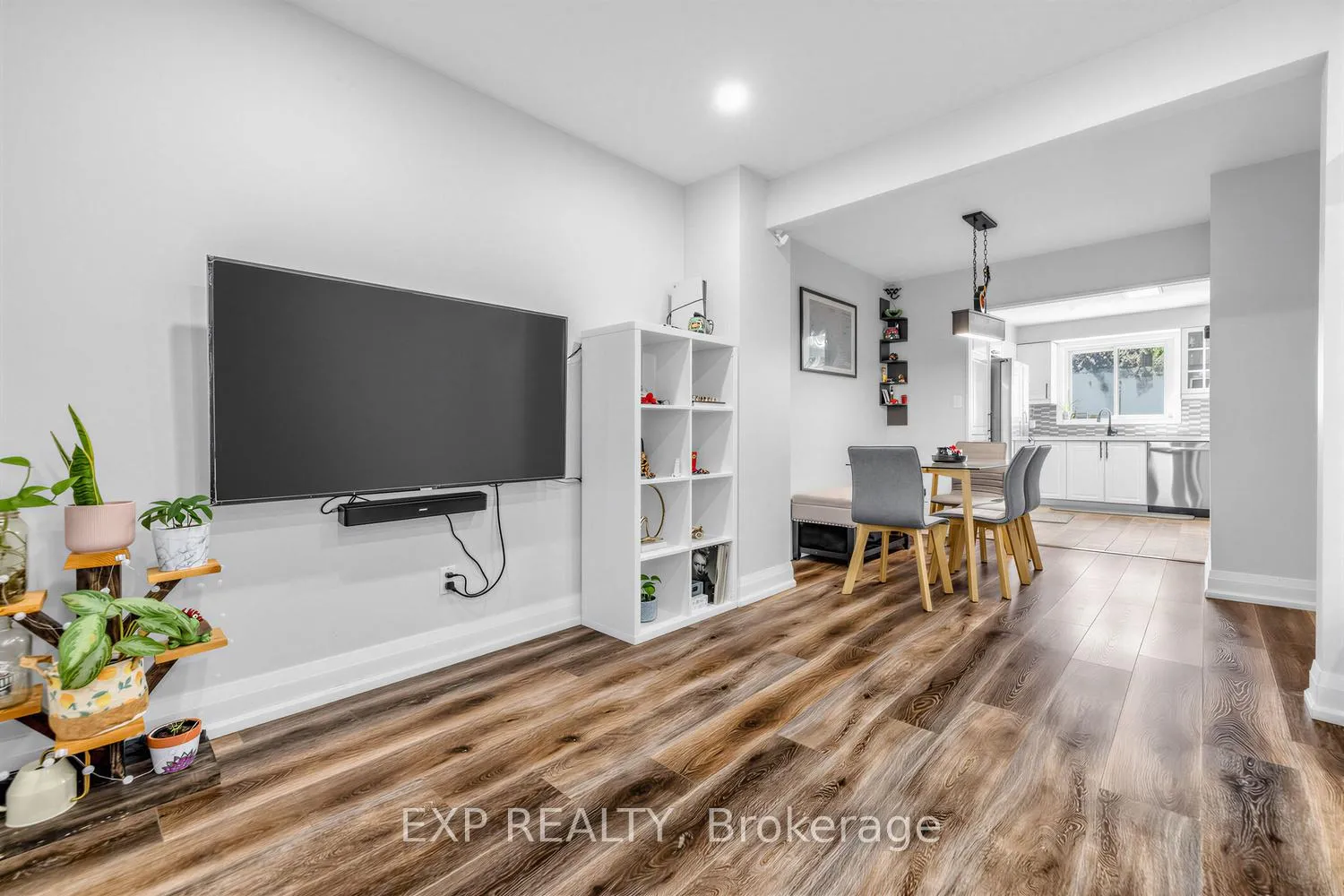 Photo 16 of Unit 36, 36 The Carriage Way, Markham, Royal Orchard — HOMEH