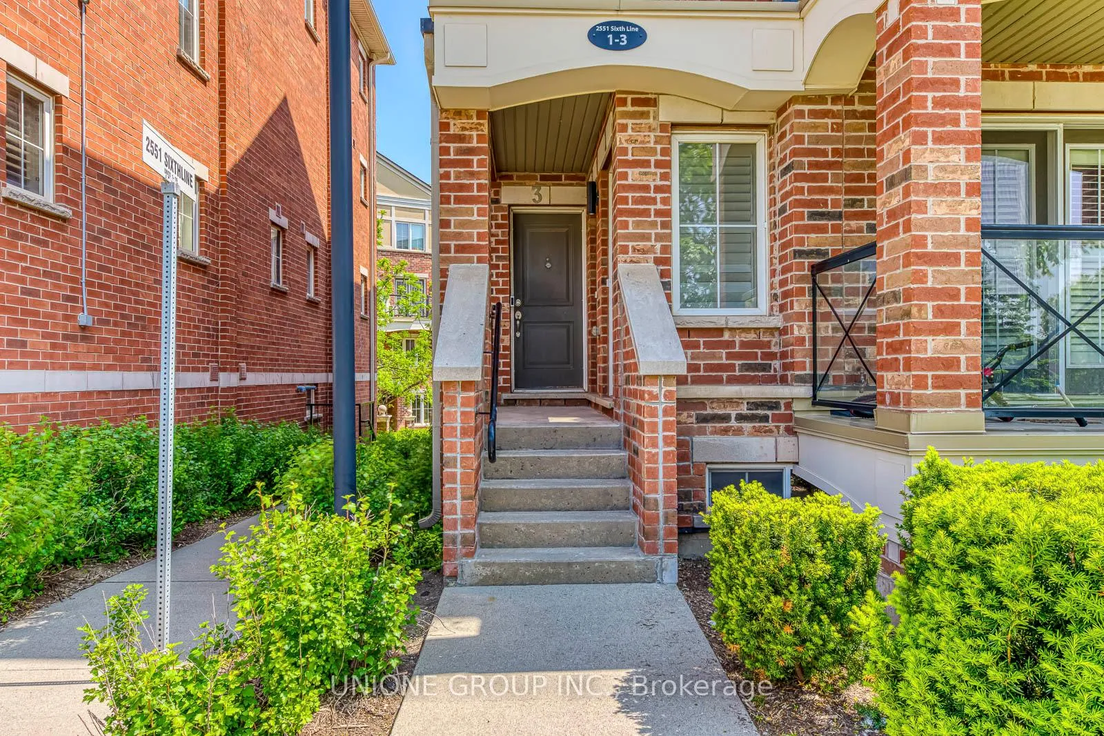 Photo 2 of Unit 2, 2551 Sixth Line, Oakville, River Oaks — HOMEH