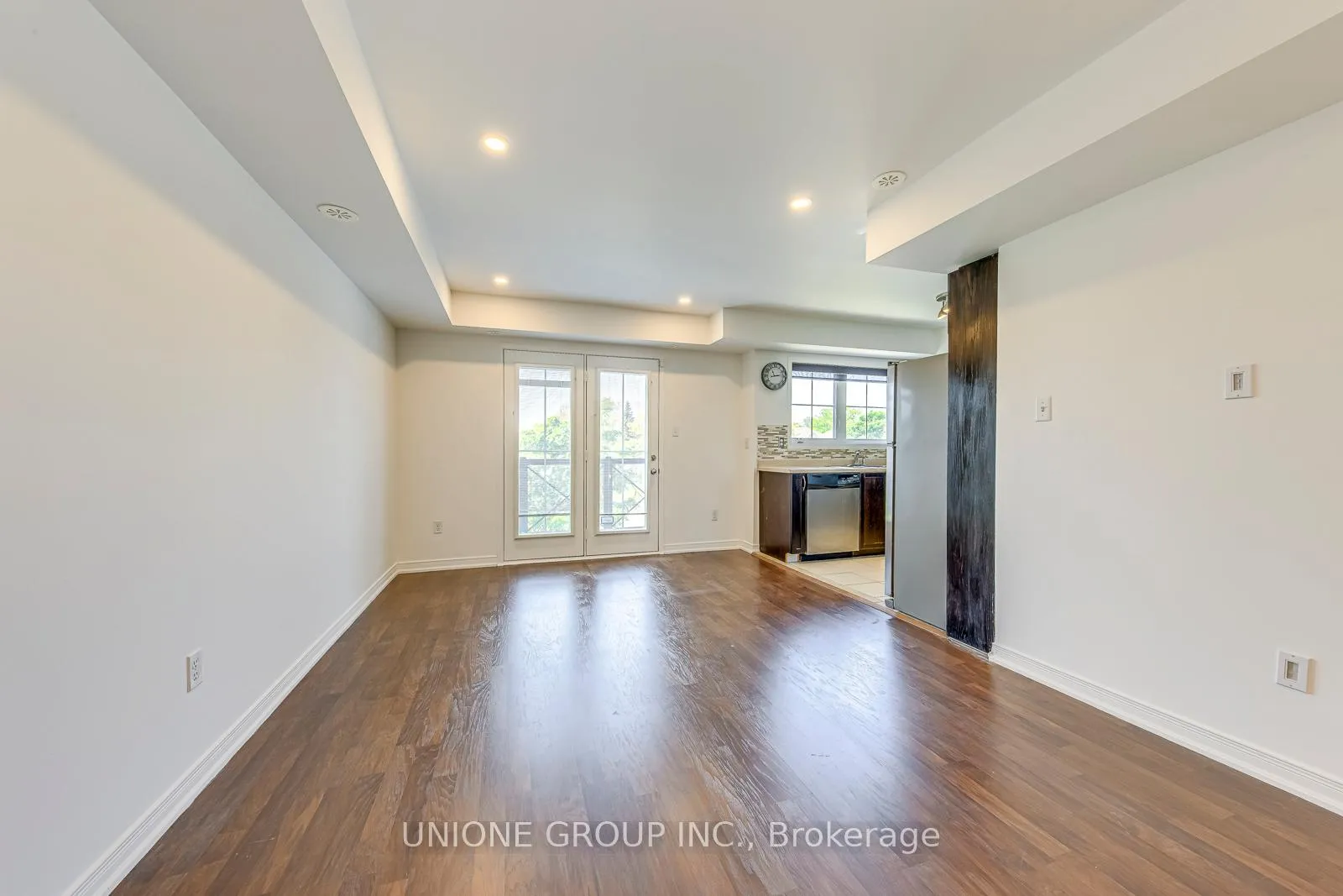 Photo 6 of Unit 2, 2551 Sixth Line, Oakville, River Oaks — HOMEH