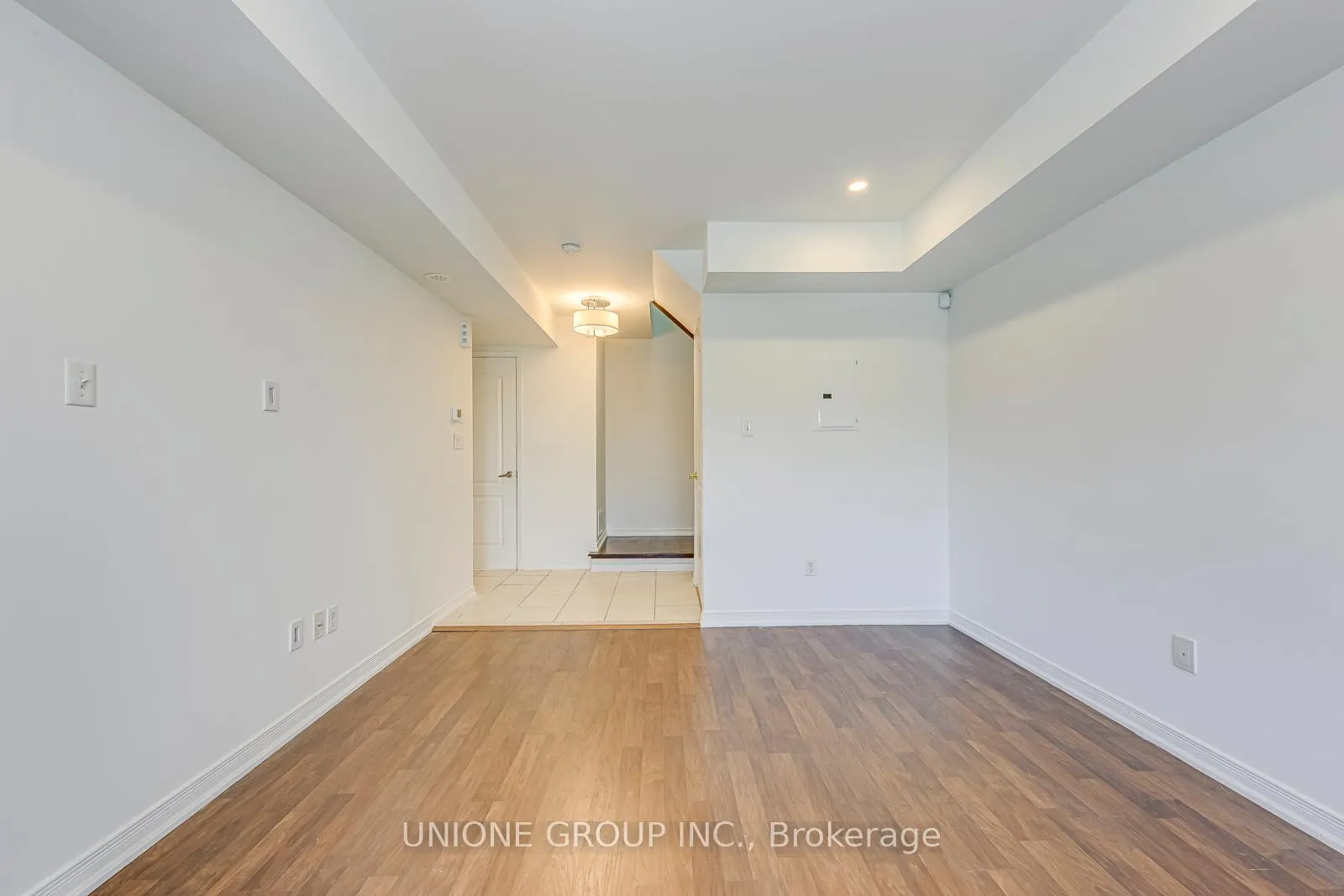 Photo 7 of Unit 2, 2551 Sixth Line, Oakville, River Oaks — HOMEH